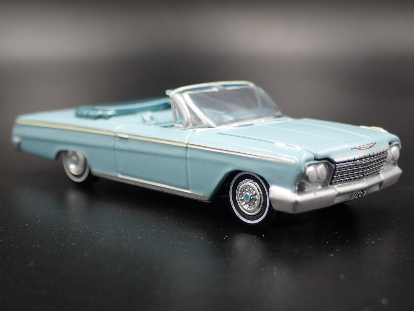 1962 62 CHEVY CHEVROLET IMPALA CONVERTIBLE 1:64 SCALE DIORAMA DIECAST MODEL CAR