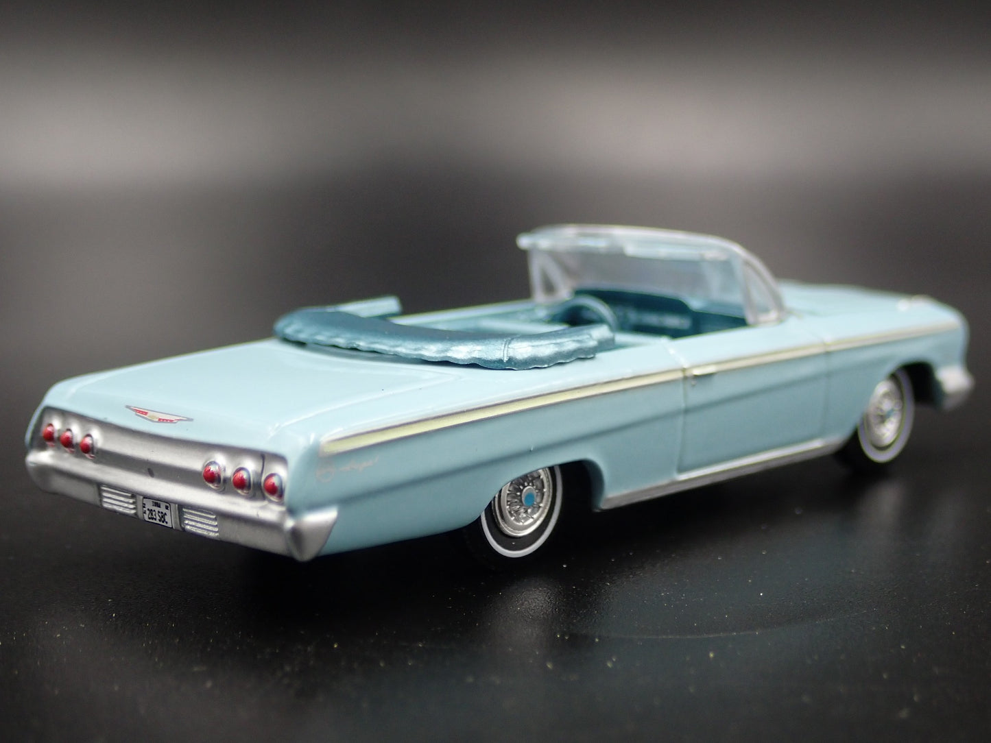1962 62 CHEVY CHEVROLET IMPALA CONVERTIBLE 1:64 SCALE DIORAMA DIECAST MODEL CAR