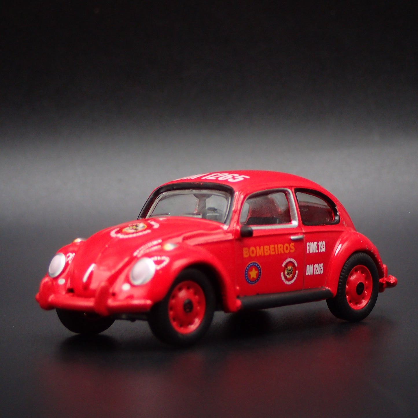 1960-1967 VW VOLKSWAGEN BEETLE BUG BOMBEIROS FONE 1:64 SCALE DIECAST MODEL CAR