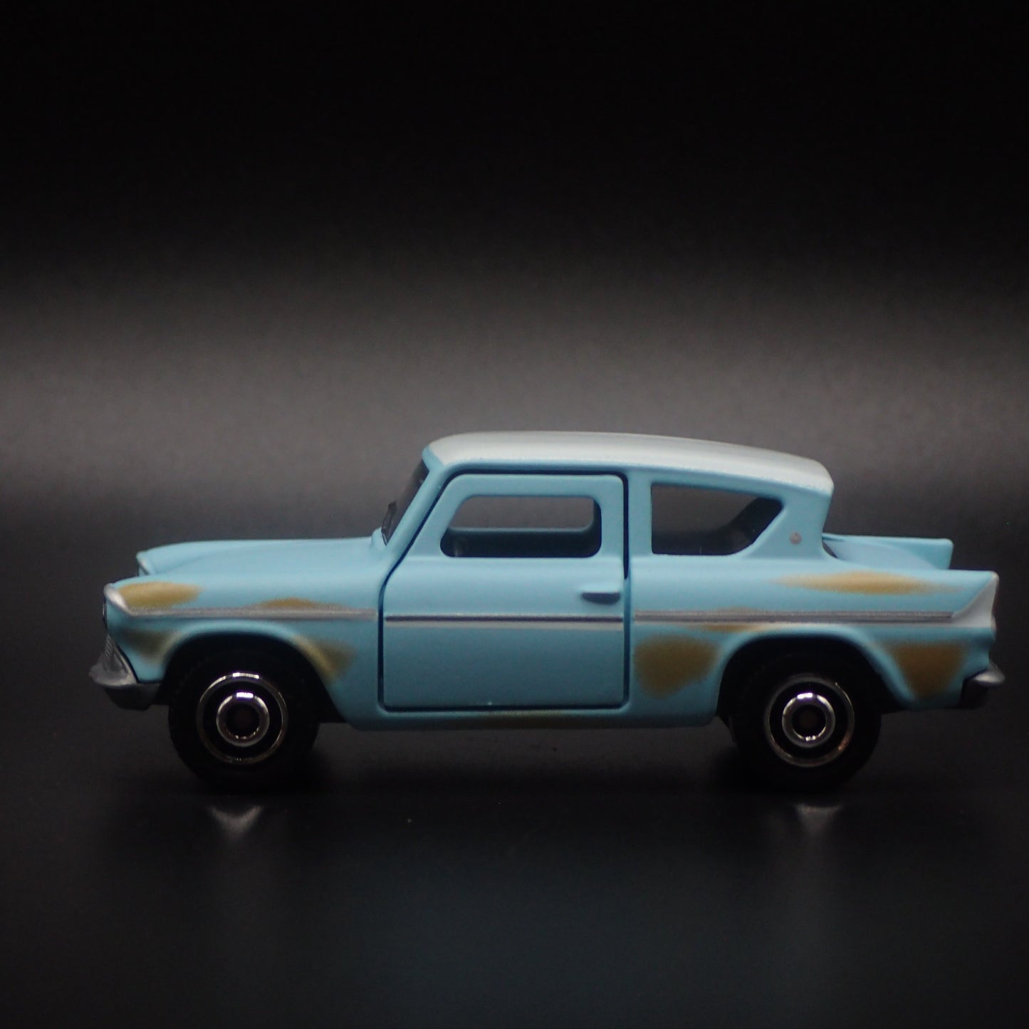 1959-1968 FORD ANGLIA 150E DELUXE BLUE 1:64 SCALE DIORAMA DIECAST MODEL CAR