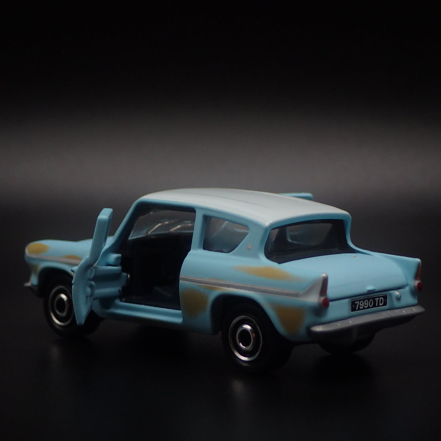1959-1968 FORD ANGLIA 150E DELUXE BLUE 1:64 SCALE DIORAMA DIECAST MODEL CAR