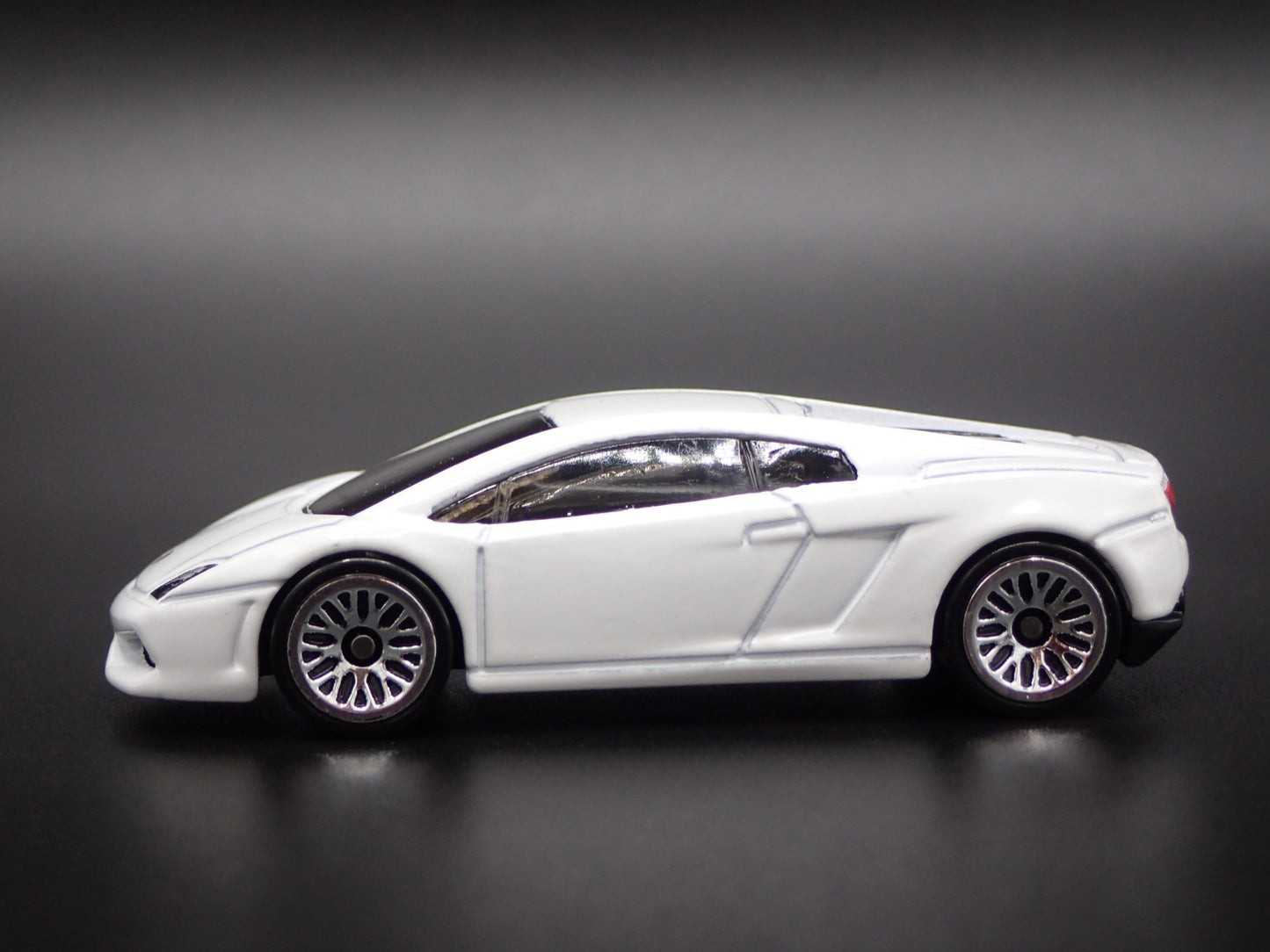2008-2013 LAMBORGHINI GALLARDO LP 560-4 SUPER CAR 1:64 SCALE DIECAST MODEL CAR