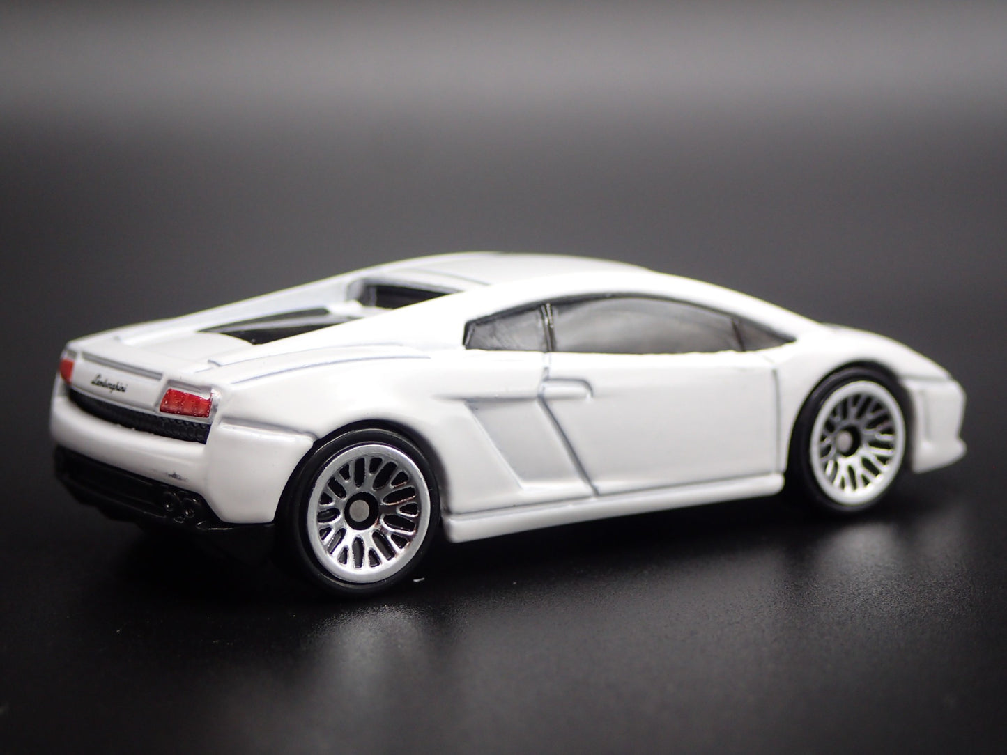 2008-2013 LAMBORGHINI GALLARDO LP 560-4 SUPER CAR 1:64 SCALE DIECAST MODEL CAR
