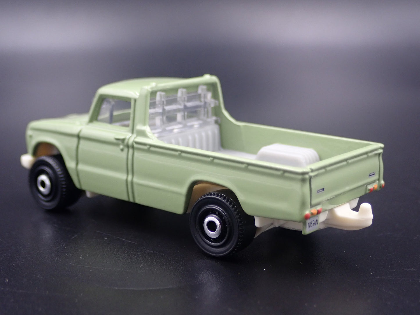 1962-1966 NISSAN JUNIOR PICKUP TRUCK HITCH. 1:64 SCALE DIORAMA DIECAST MODEL CAR