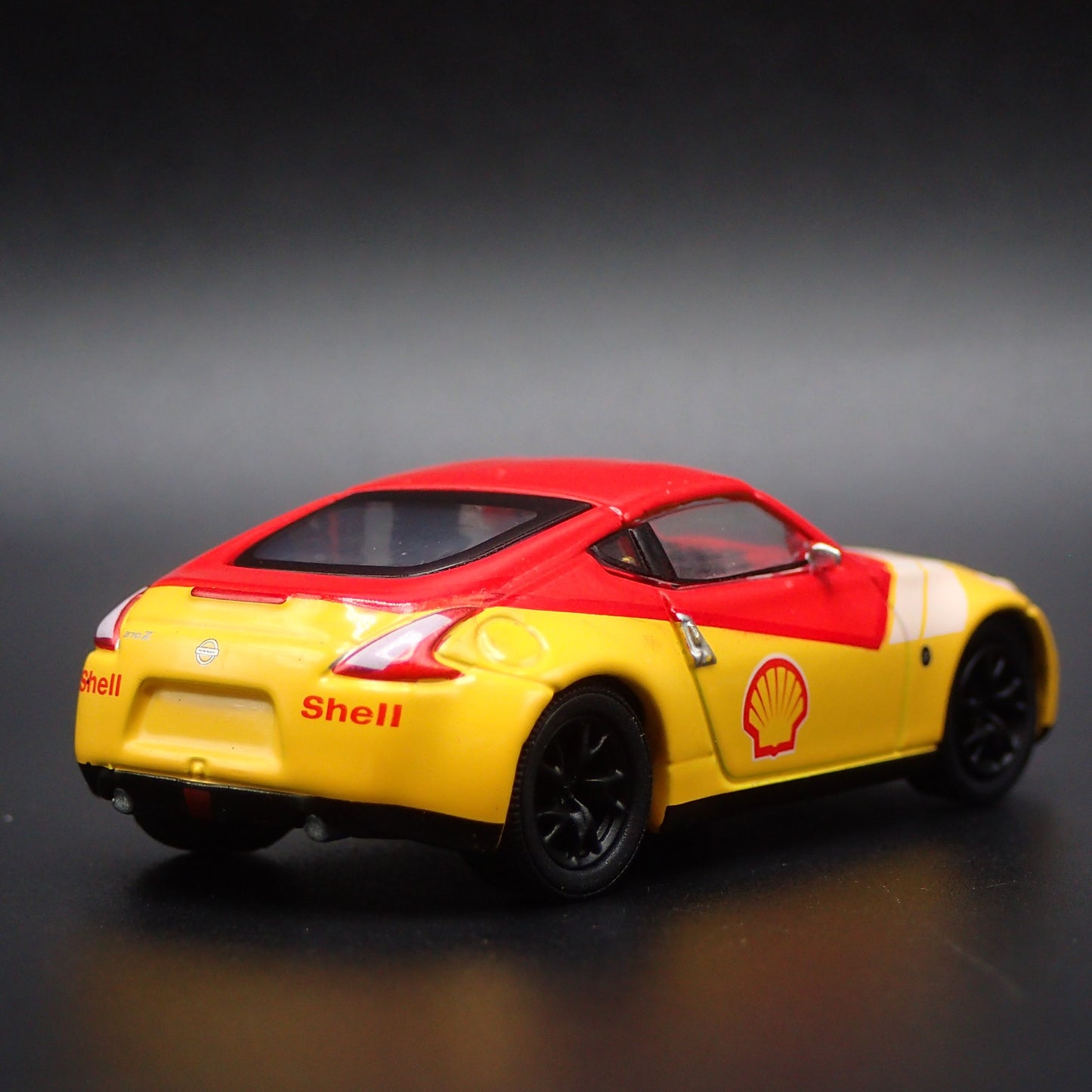 2009-2020 NISSAN 370Z SHELL OIL 1:64 SCALE COLLECTIBLE DIORAMA DIECAST MODEL CAR