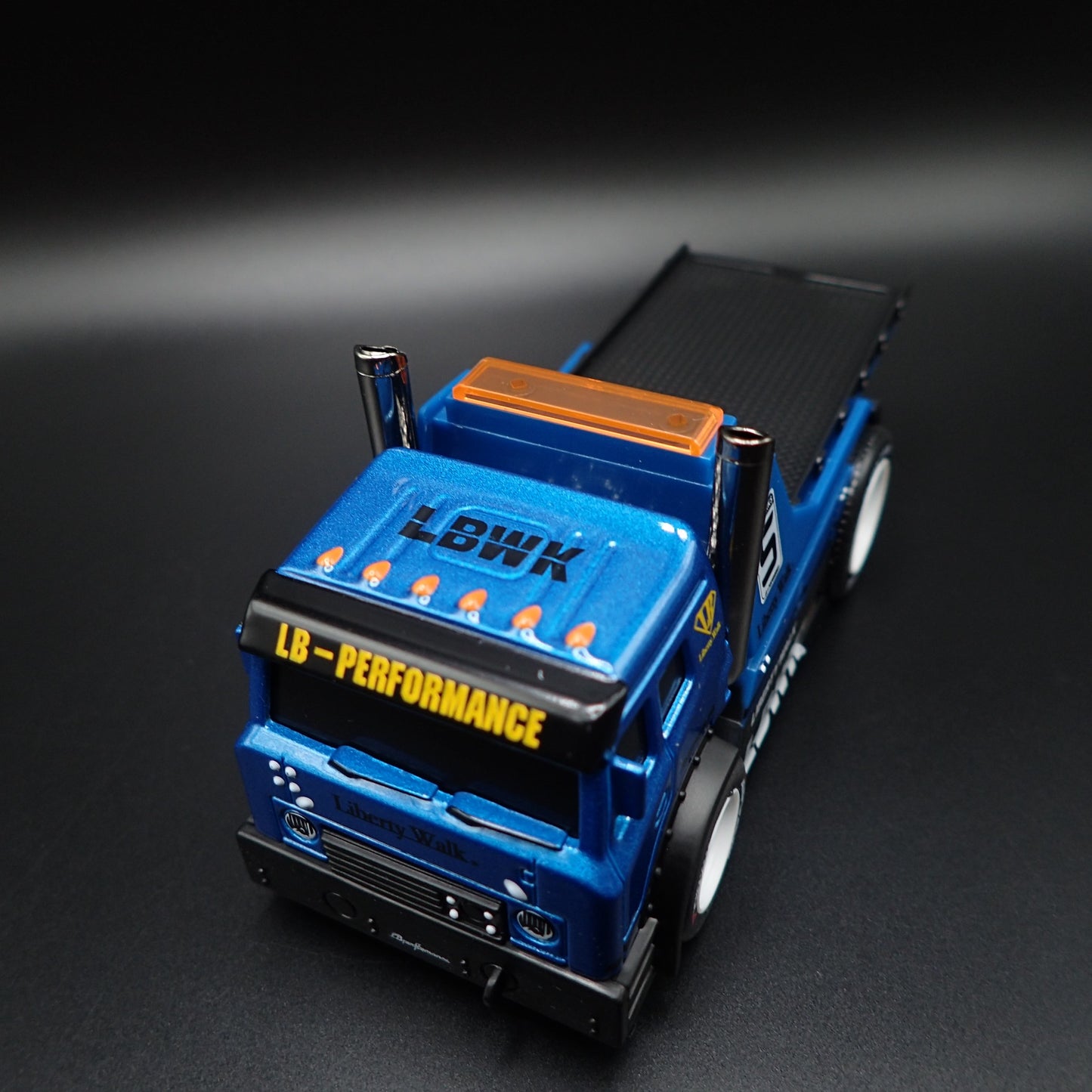 MODERN CUSTOM FLATBED CAR HAULER LBWK LIBERTY WALK 1:64 SCALE DIECAST MODEL CAR
