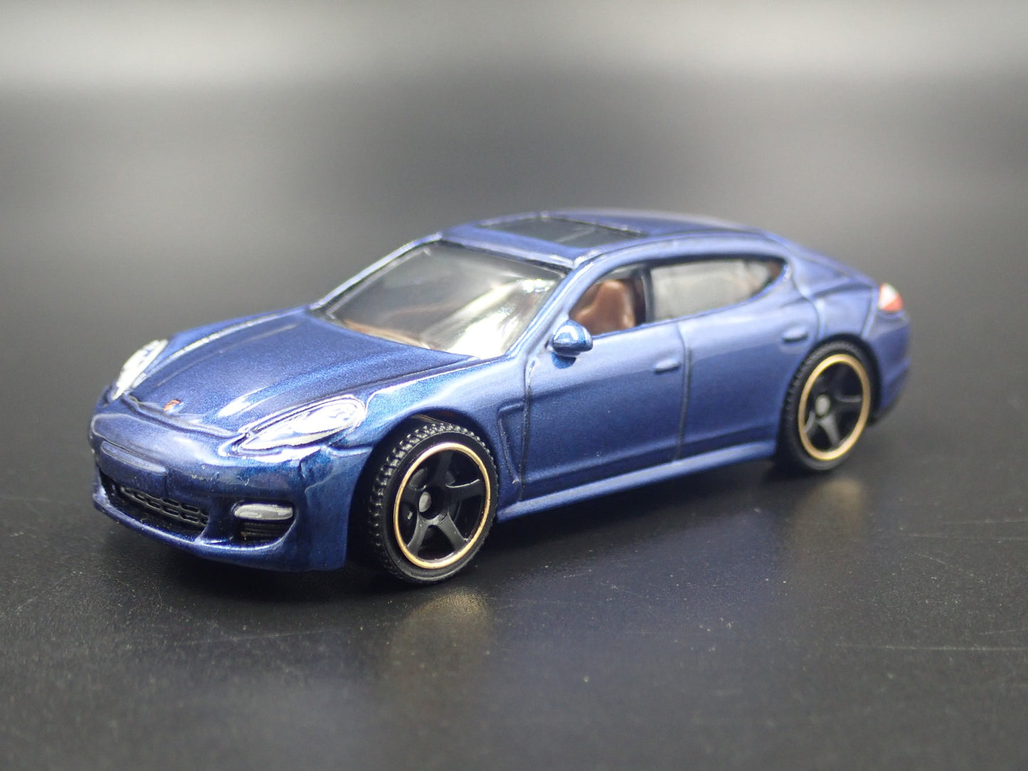 2009-2016 PORSCHE PANAMERA BLUE 1:64 SCALE COLLECTIBLE DIORAMA DIECAST MODEL CAR