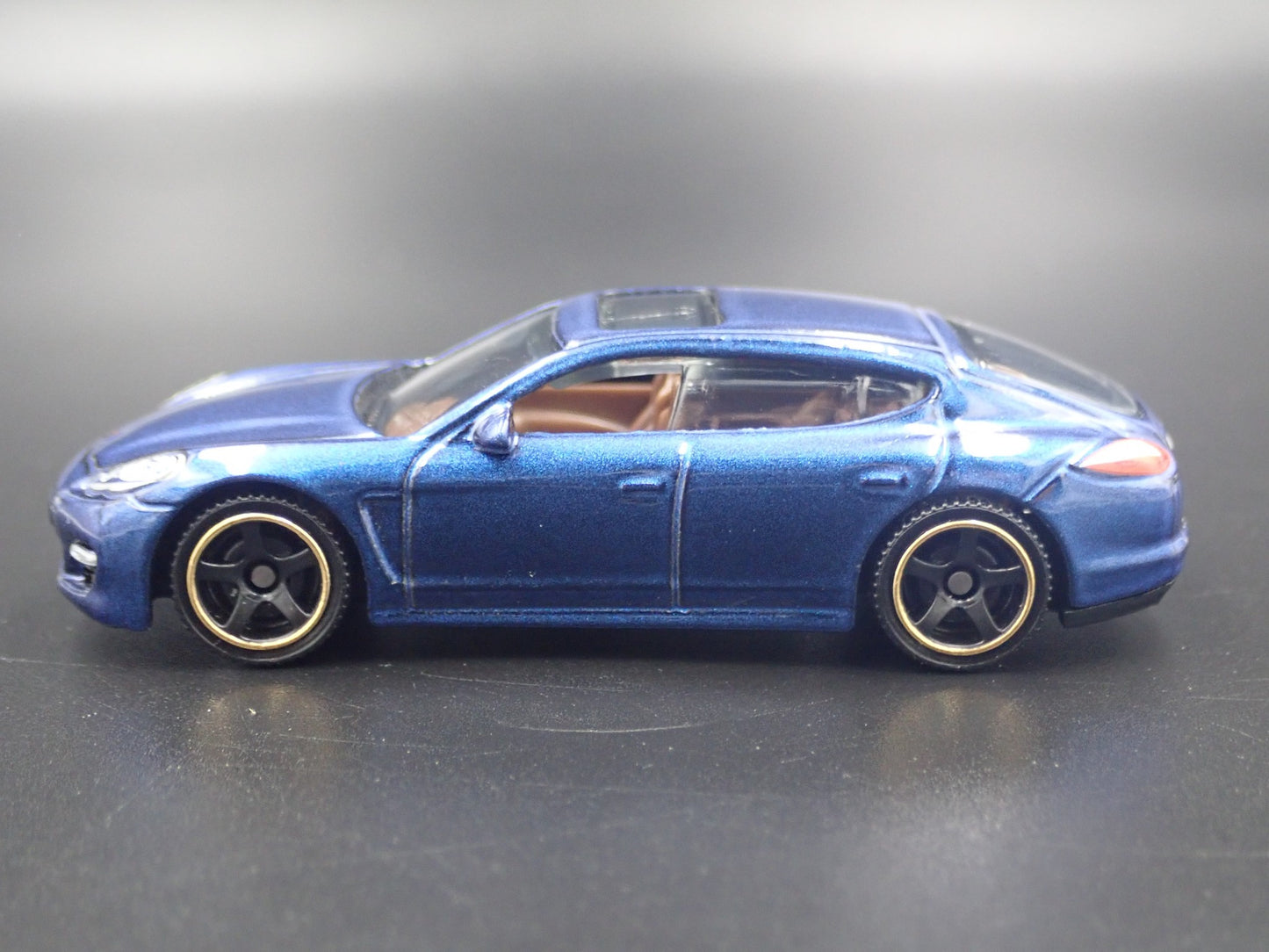 2009-2016 PORSCHE PANAMERA BLUE 1:64 SCALE COLLECTIBLE DIORAMA DIECAST MODEL CAR
