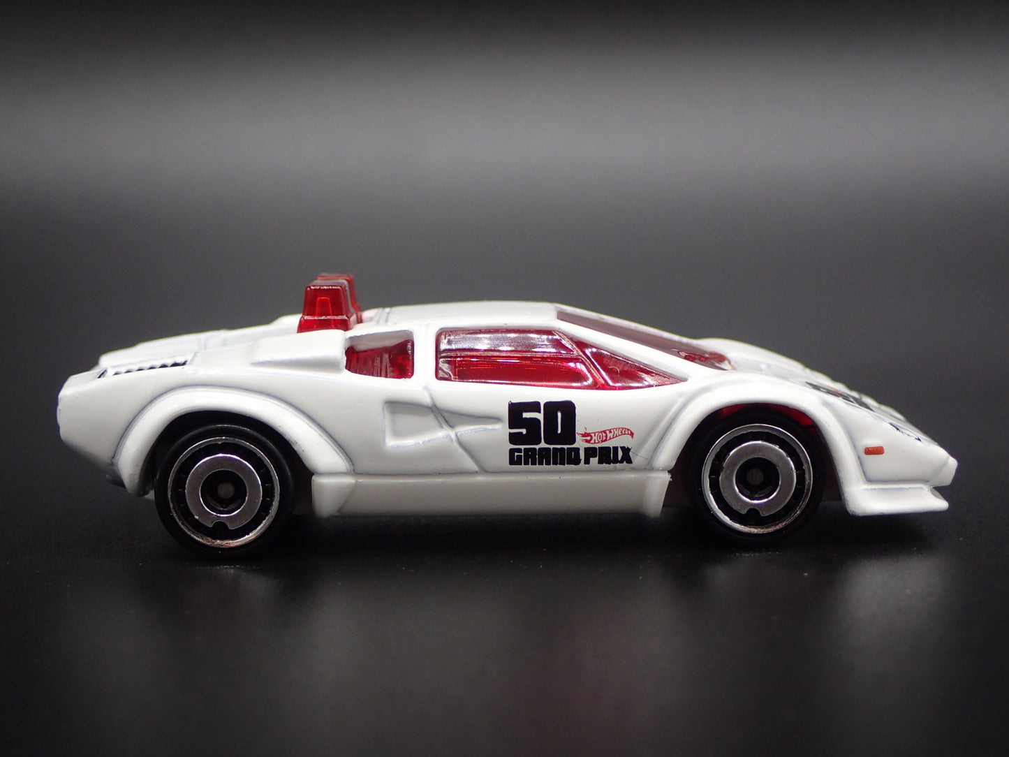 1974-1990 LAMBORGHINI COUNTACH PACE CAR SUPER CAR 1:64 SCALE DIECAST MODEL CAR