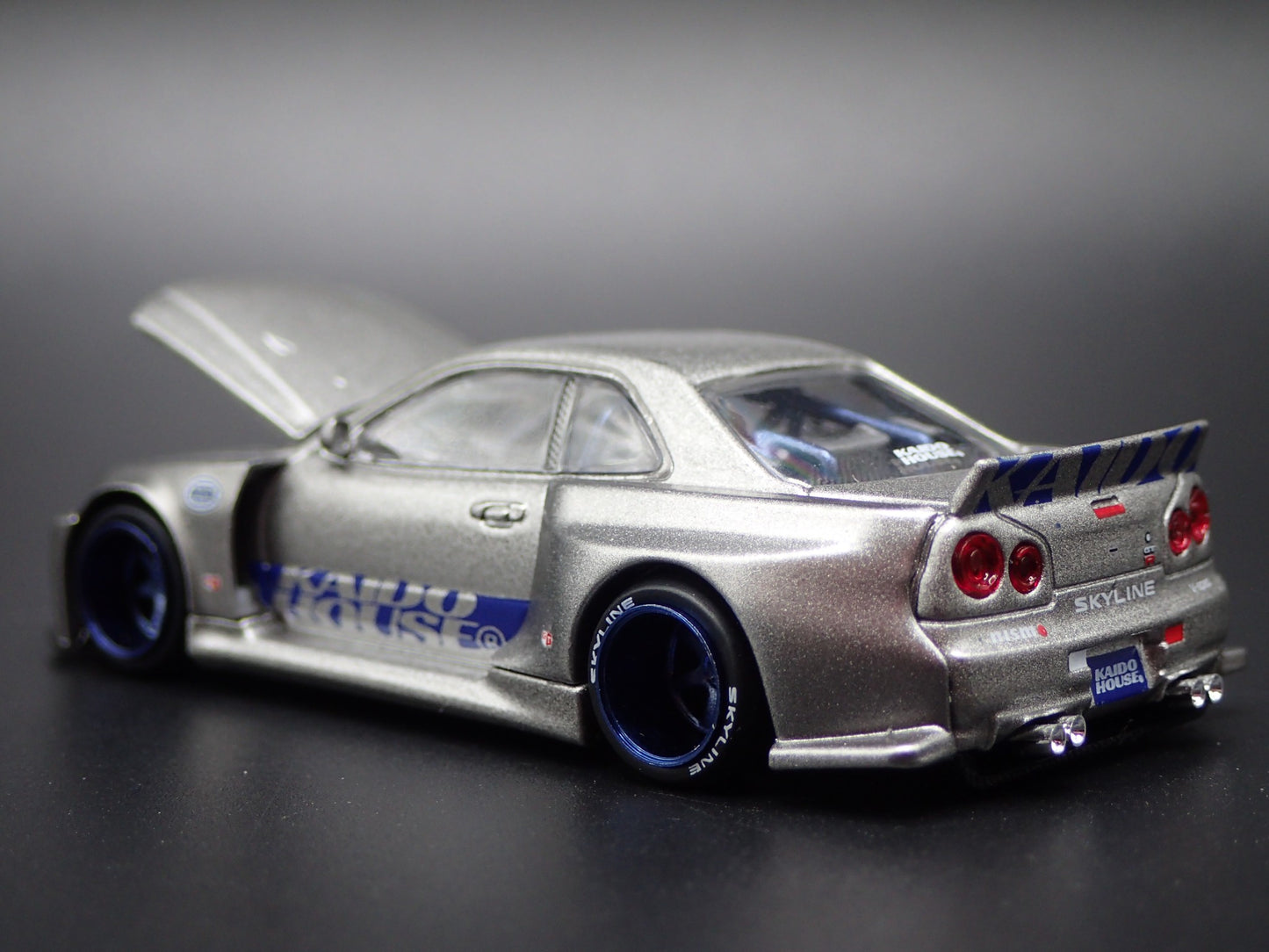 1999-2002 NISSAN SKYLINE GTR R34 KAIDO SHINJUKU V1 1:64 SCALE DIECAST MODEL CAR