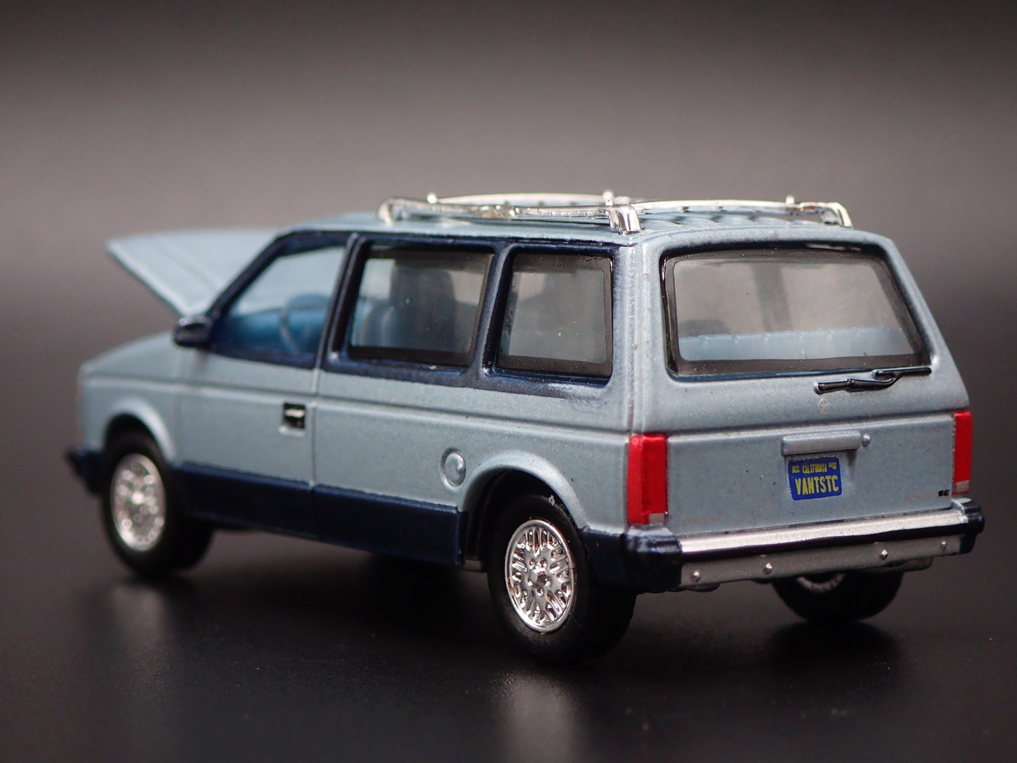 1984-1990 PLYMOUTH VOYAGER MINIVAN CARAVAN BLUE 1/64 SCALE DIECAST MODEL CAR