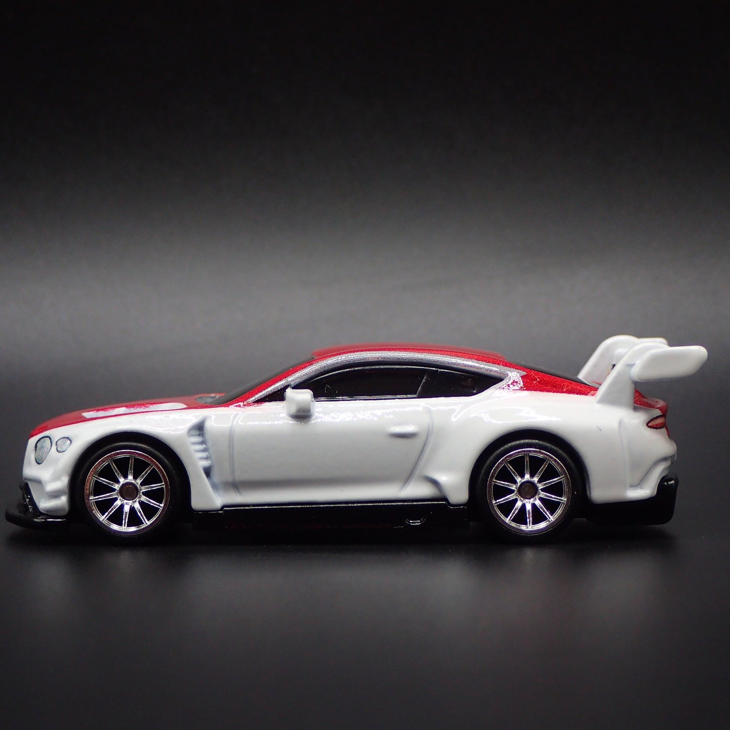 2018-2024 BENTLEY CONTINENTAL GT3 RACE CAR 1:64 SCALE DIORAMA DIECAST MODEL CAR