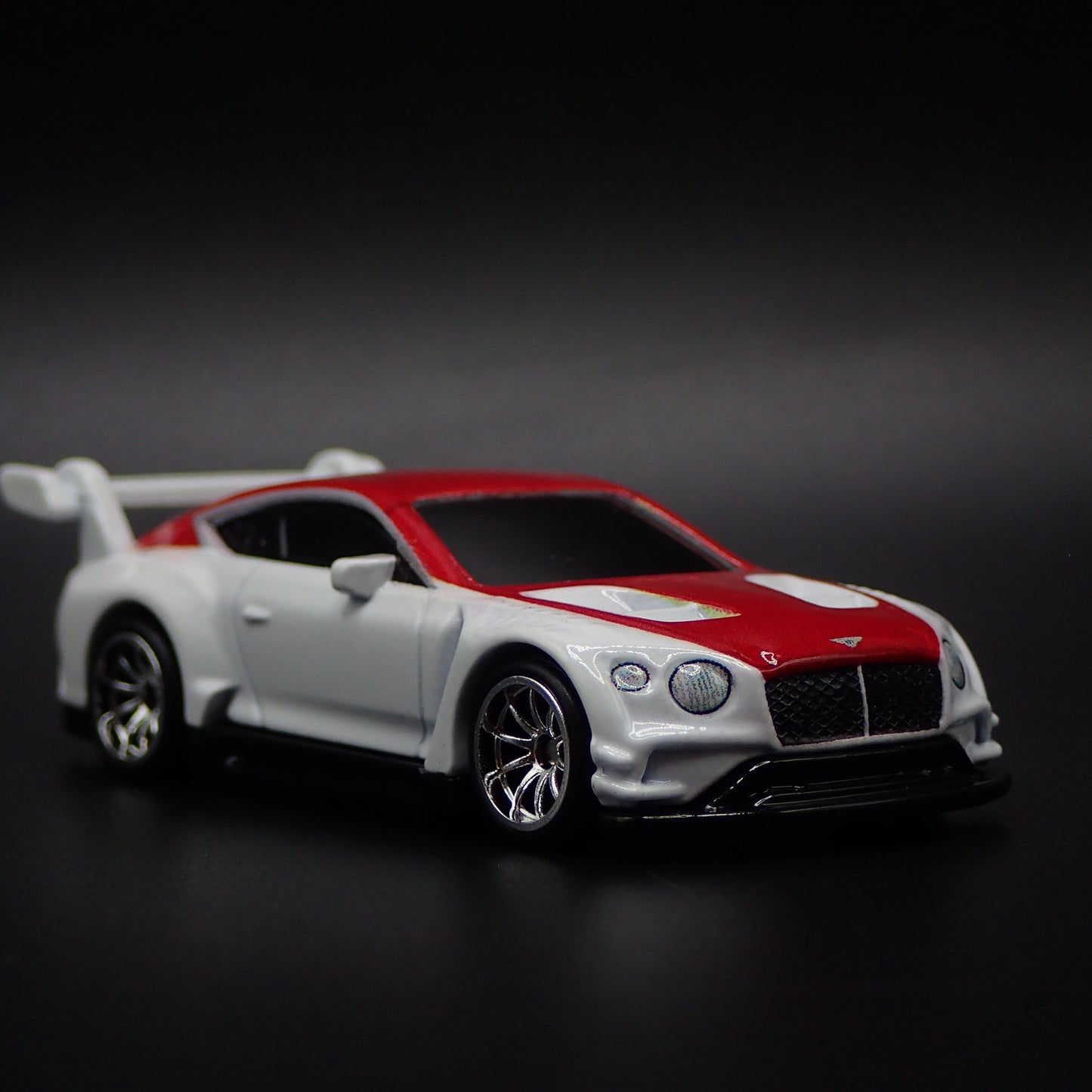 2018-2024 BENTLEY CONTINENTAL GT3 RACE CAR 1:64 SCALE DIORAMA DIECAST MODEL CAR