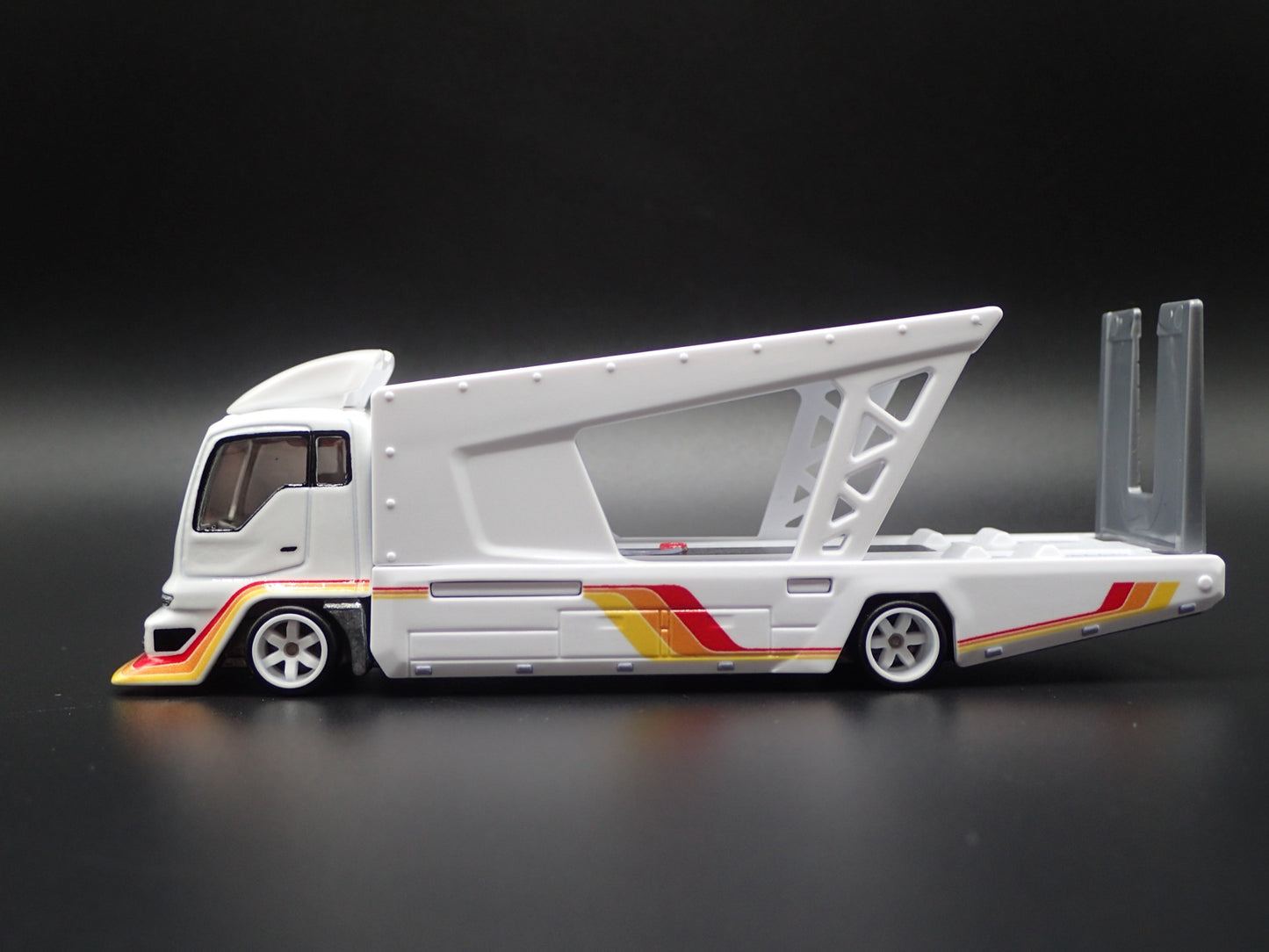 MODERN FLATBED CAR HAULER TRUCK 2 TWO TIER 1/64 SCALE DIORAMA DIECAST MODEL CAR