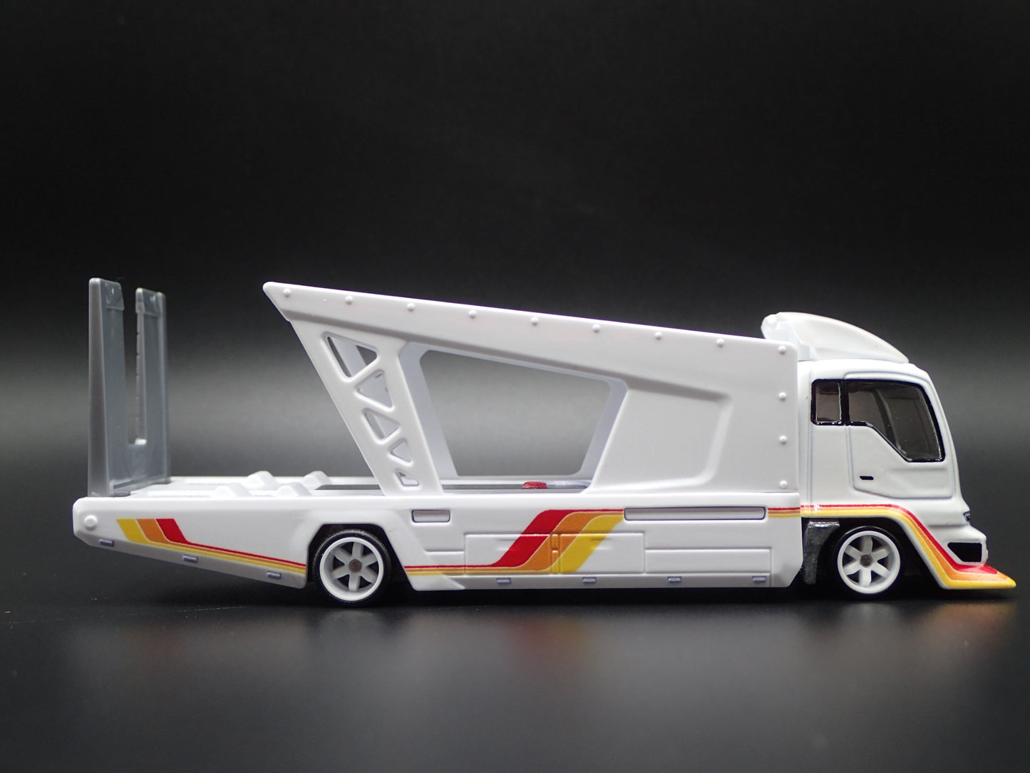 MODERN FLATBED CAR HAULER TRUCK 2 TWO TIER 1/64 SCALE DIORAMA DIECAST MODEL CAR