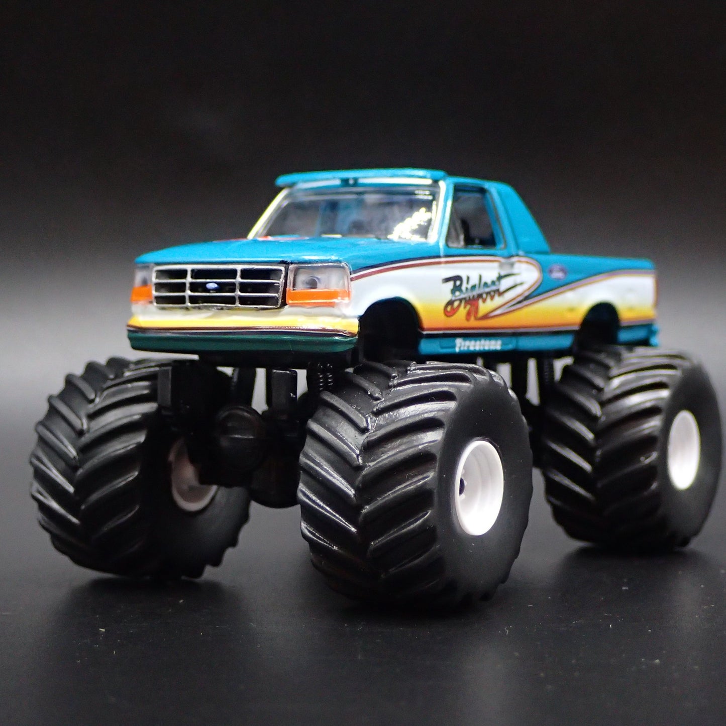 1993 93 FORD F250 MONSTER TRUCK BIGFOOT #11 1/64 SCALE DIORAMA DIECAST MODEL CAR