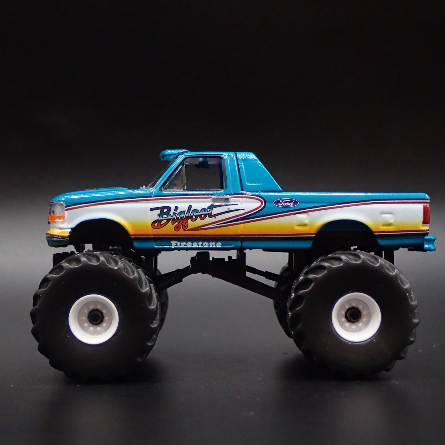 1993 93 FORD F250 MONSTER TRUCK BIGFOOT #11 1/64 SCALE DIORAMA DIECAST MODEL CAR