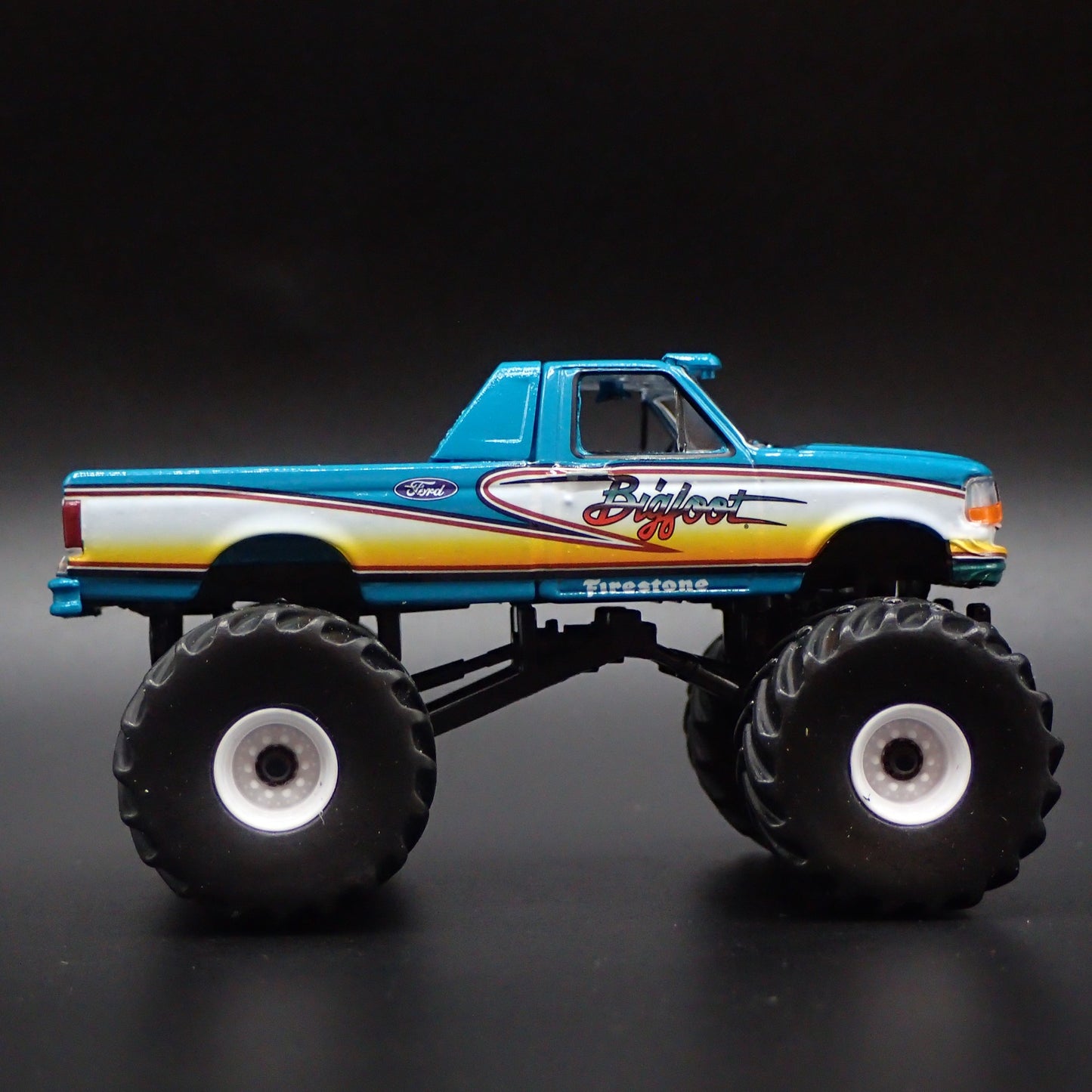 1993 93 FORD F250 MONSTER TRUCK BIGFOOT #11 1/64 SCALE DIORAMA DIECAST MODEL CAR