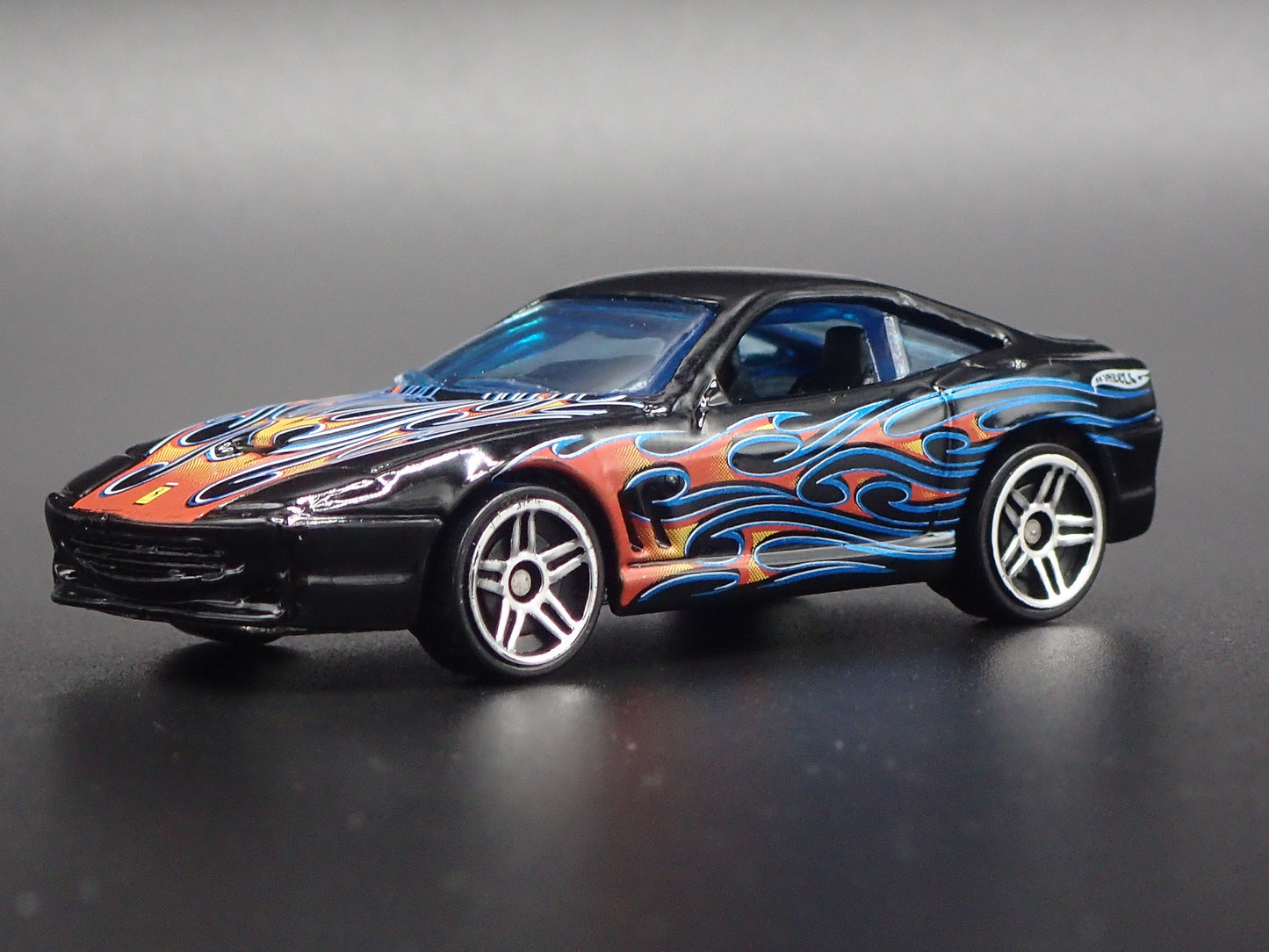 1996-2001 FERRARI 550 MARANELLO 1:64 SCALE COLLECTIBLE DIORAMA DIECAST MODEL CAR