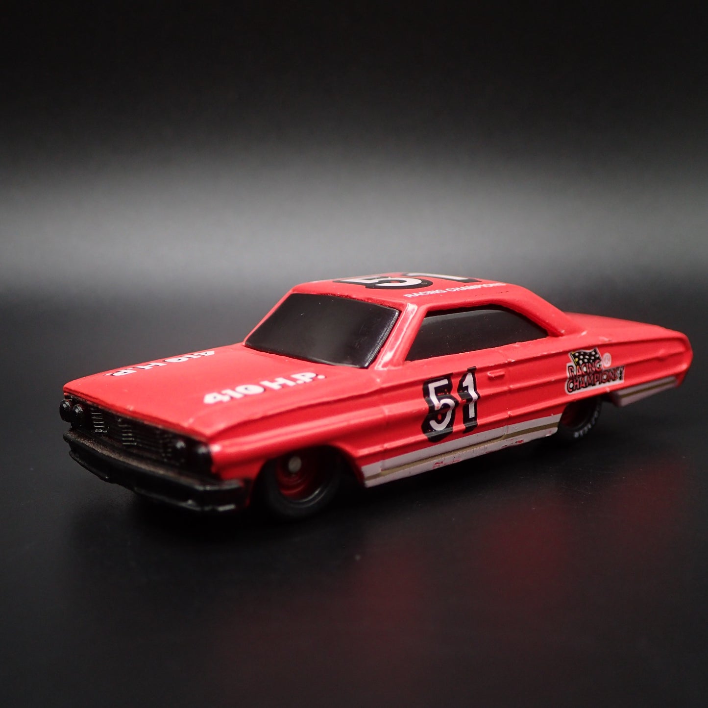 1964 64 FORD GALAXIE 500 410 hp 1:64 SCALE COLLECTIBLE DIORAMA DIECAST MODEL CAR
