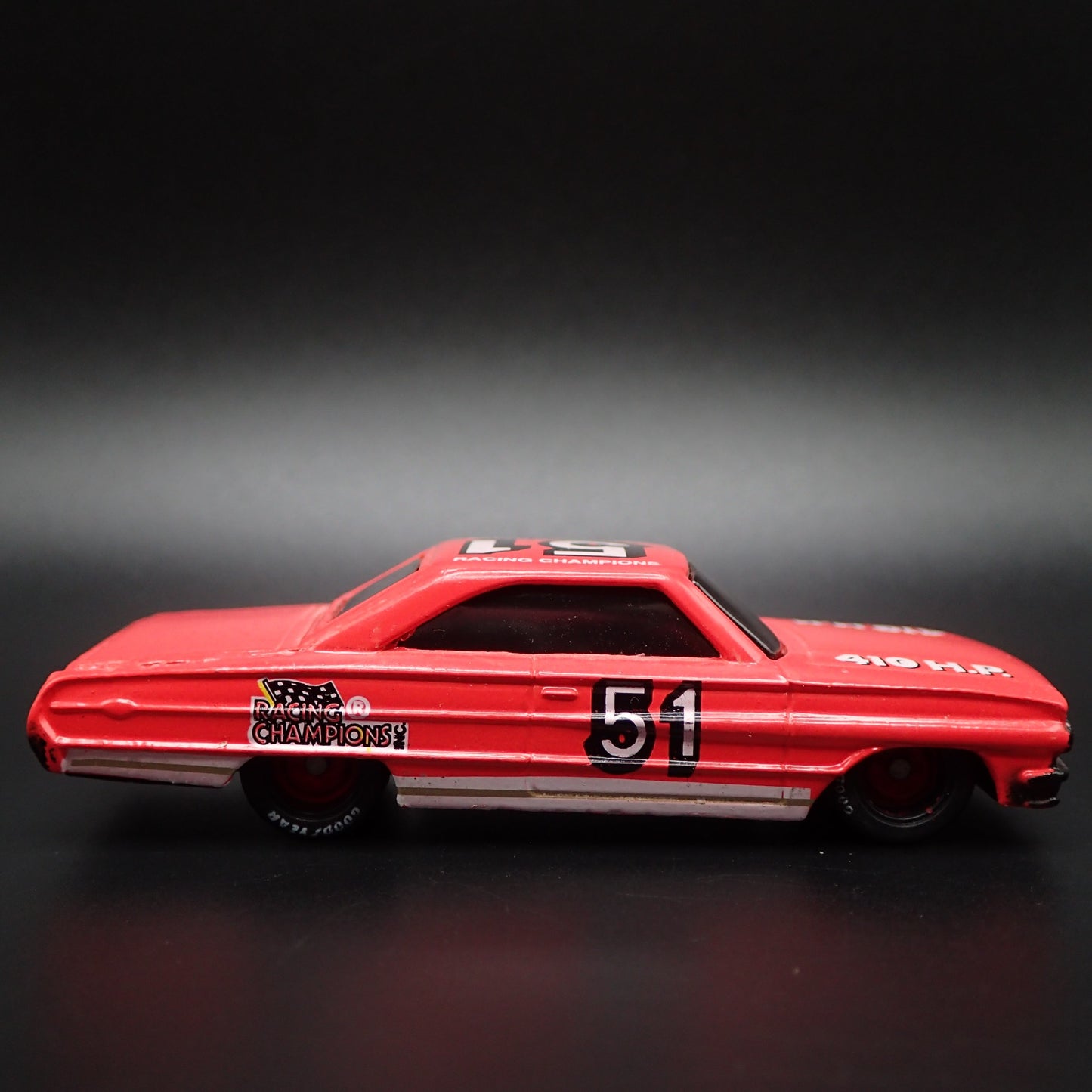 1964 64 FORD GALAXIE 500 410 hp 1:64 SCALE COLLECTIBLE DIORAMA DIECAST MODEL CAR