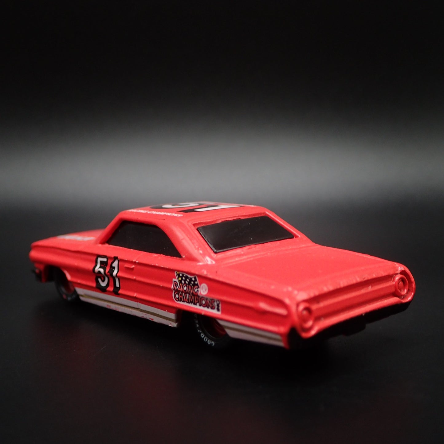 1964 64 FORD GALAXIE 500 410 hp 1:64 SCALE COLLECTIBLE DIORAMA DIECAST MODEL CAR