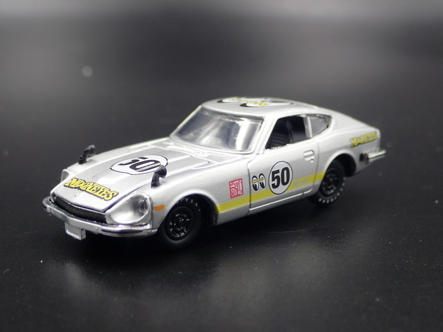 1970-1973 NISSAN FAIRLADY Z 240Z Z432 MOONEYES 1:64 SCALE DIECAST MODEL CAR