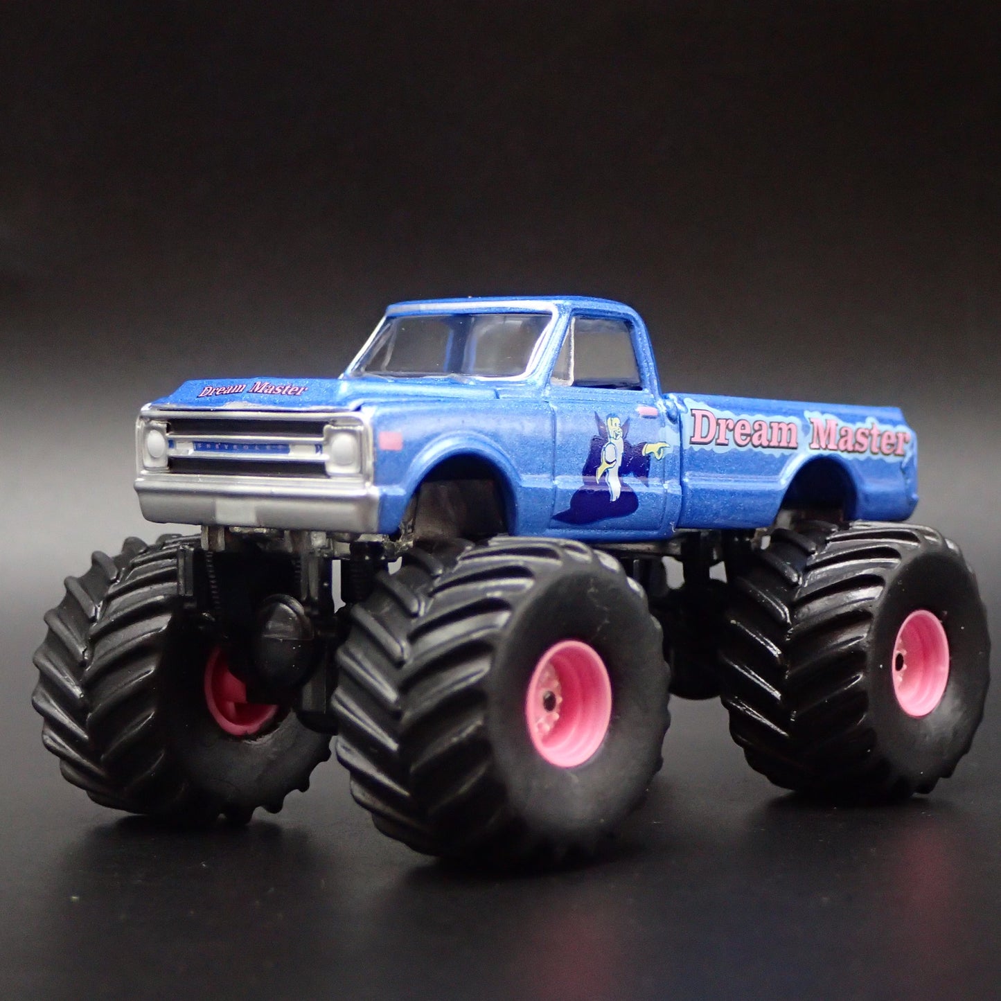 1969 69 CHEVROLET C10 MONSTER TRUCK DREAM MASTER  1:64 SCALE DIECAST MODEL CAR