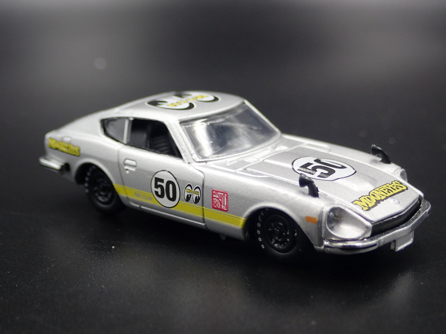 1970-1973 NISSAN FAIRLADY Z 240Z Z432 MOONEYES 1:64 SCALE DIECAST MODEL CAR