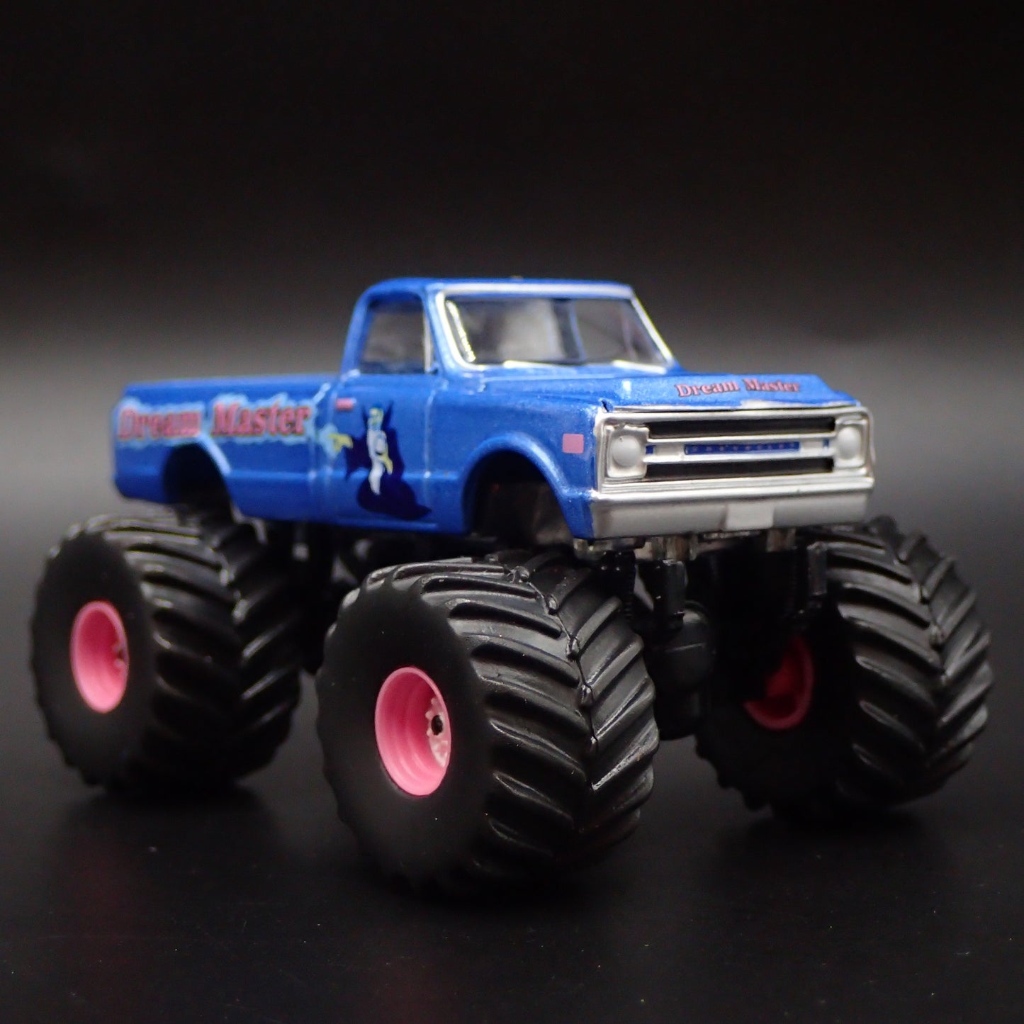 1969 69 CHEVROLET C10 MONSTER TRUCK DREAM MASTER  1:64 SCALE DIECAST MODEL CAR