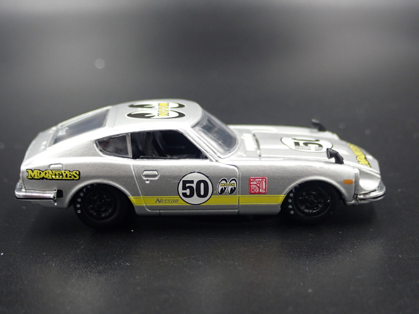 1970-1973 NISSAN FAIRLADY Z 240Z Z432 MOONEYES 1:64 SCALE DIECAST MODEL CAR