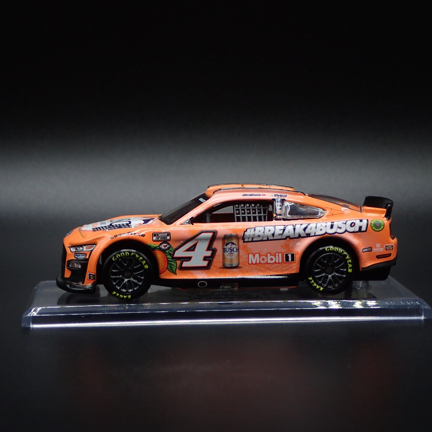 2023 FORD MUSTANG #4 KEVIN HARVICK BUSCH LIGHT PEACH NASCAR 1:64 SCALE MODEL CAR