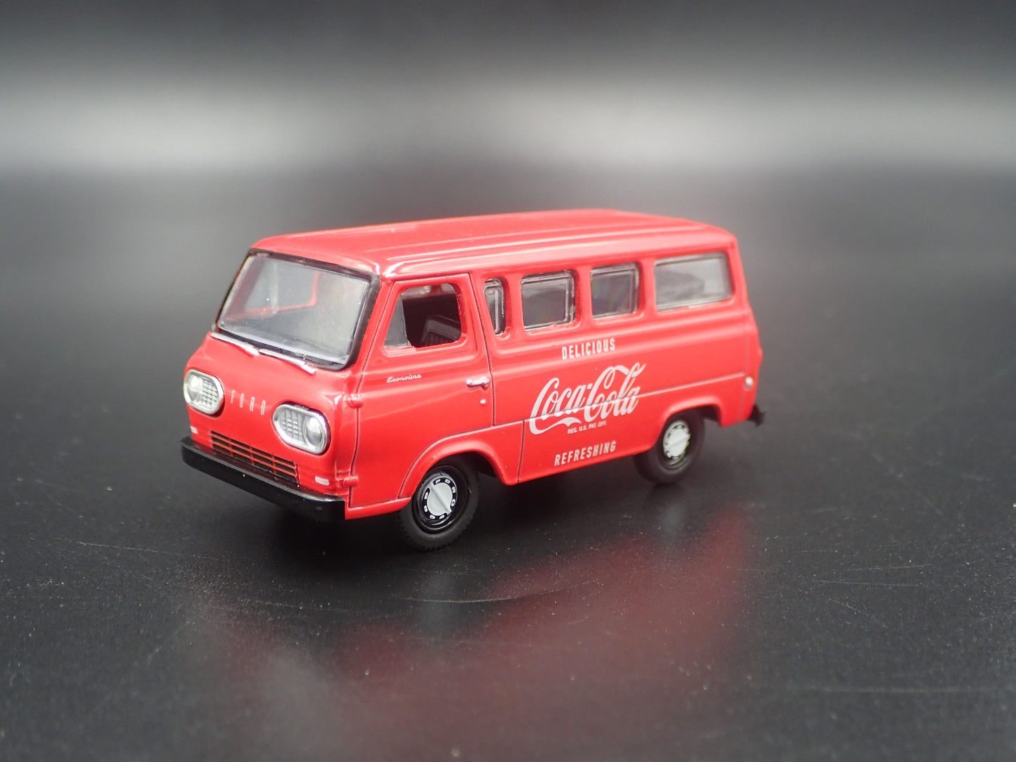 1965 65 FORD ECONOLINE VAN COCA COLA COKE 1:64 SCALE DIORAMA DIECAST MODEL CAR