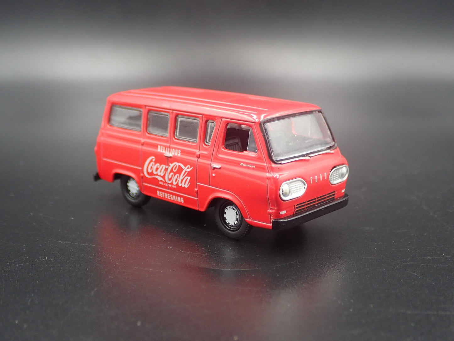 1965 65 FORD ECONOLINE VAN COCA COLA COKE 1:64 SCALE DIORAMA DIECAST MODEL CAR