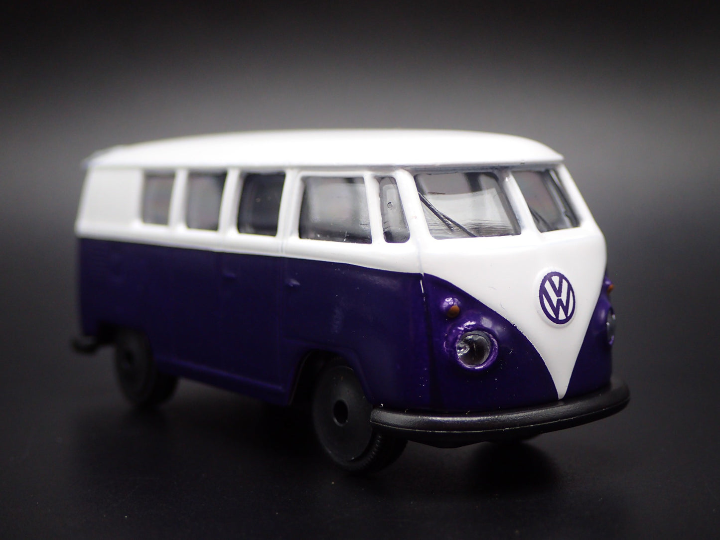 1950-1967 VW VOLKSWAGEN TYPE 2 T1 BUS PURP 1:64 SCALE DIORAMA DIECAST MODEL CAR