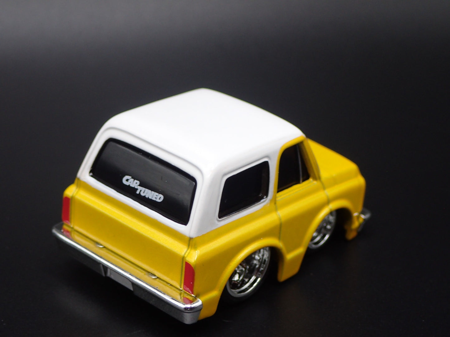 1969 69 CHEVY CHEVROLET K5 BLAZER CAR TUNED YELLOW 1/64 SCALE DIECAST MODEL CAR