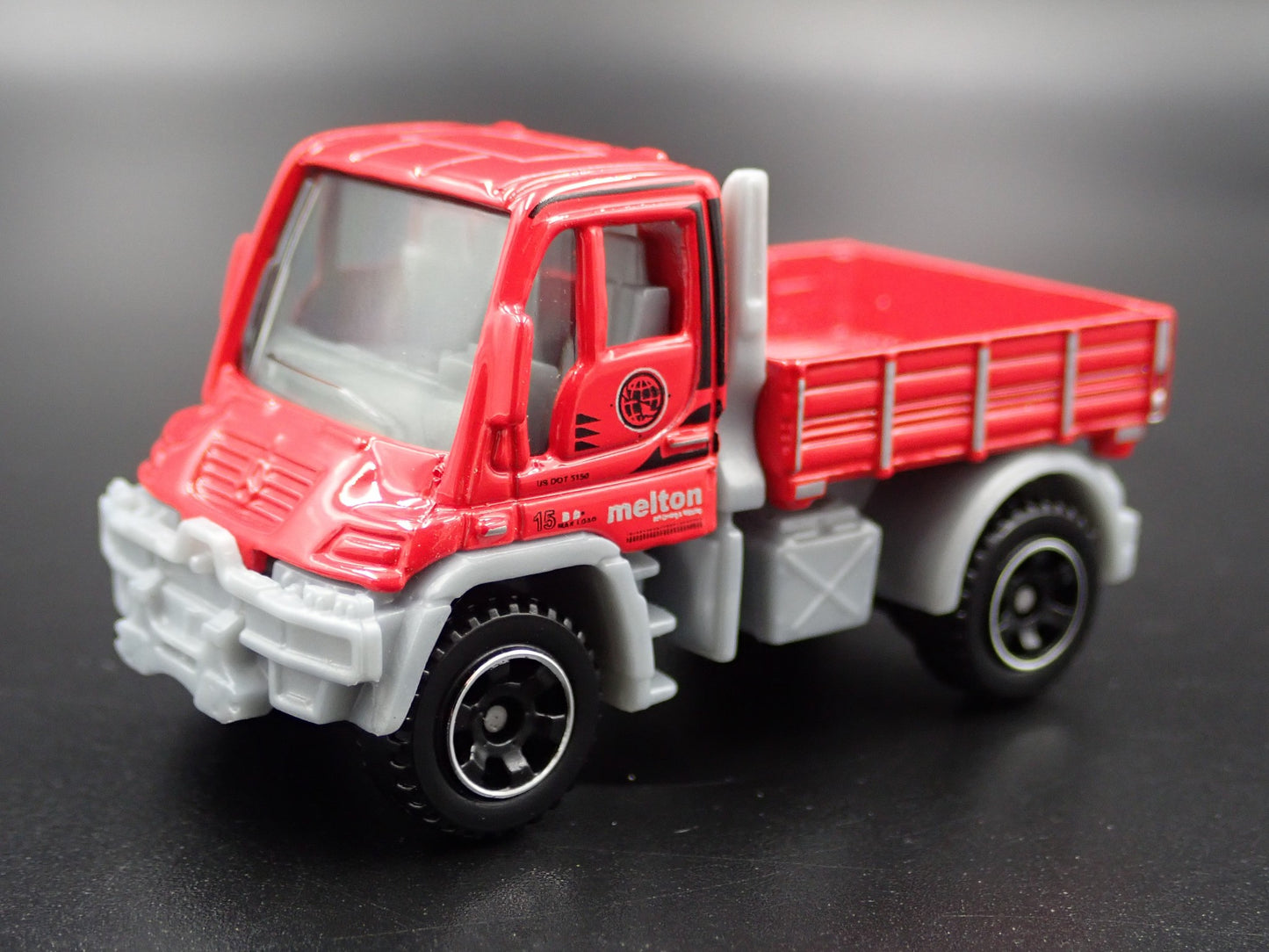 MERCEDES-BENZ UNIMOG U300 UTILITY TRUCK RED 1:64 SCALE DIORAMA DIECAST MODEL CAR