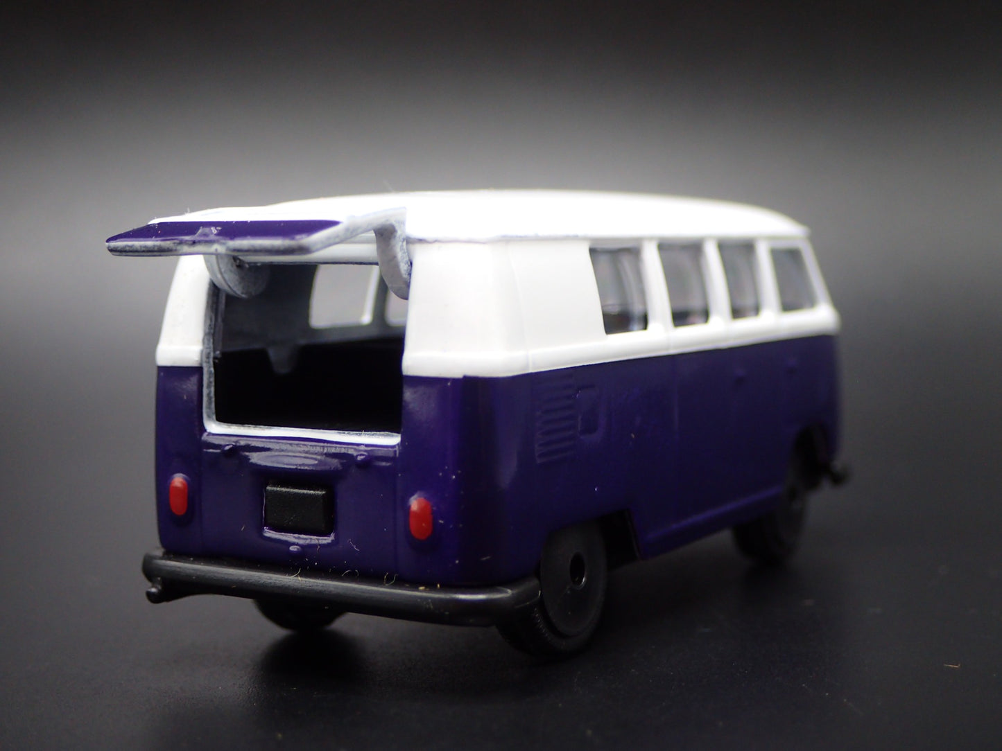 1950-1967 VW VOLKSWAGEN TYPE 2 T1 BUS PURP 1:64 SCALE DIORAMA DIECAST MODEL CAR