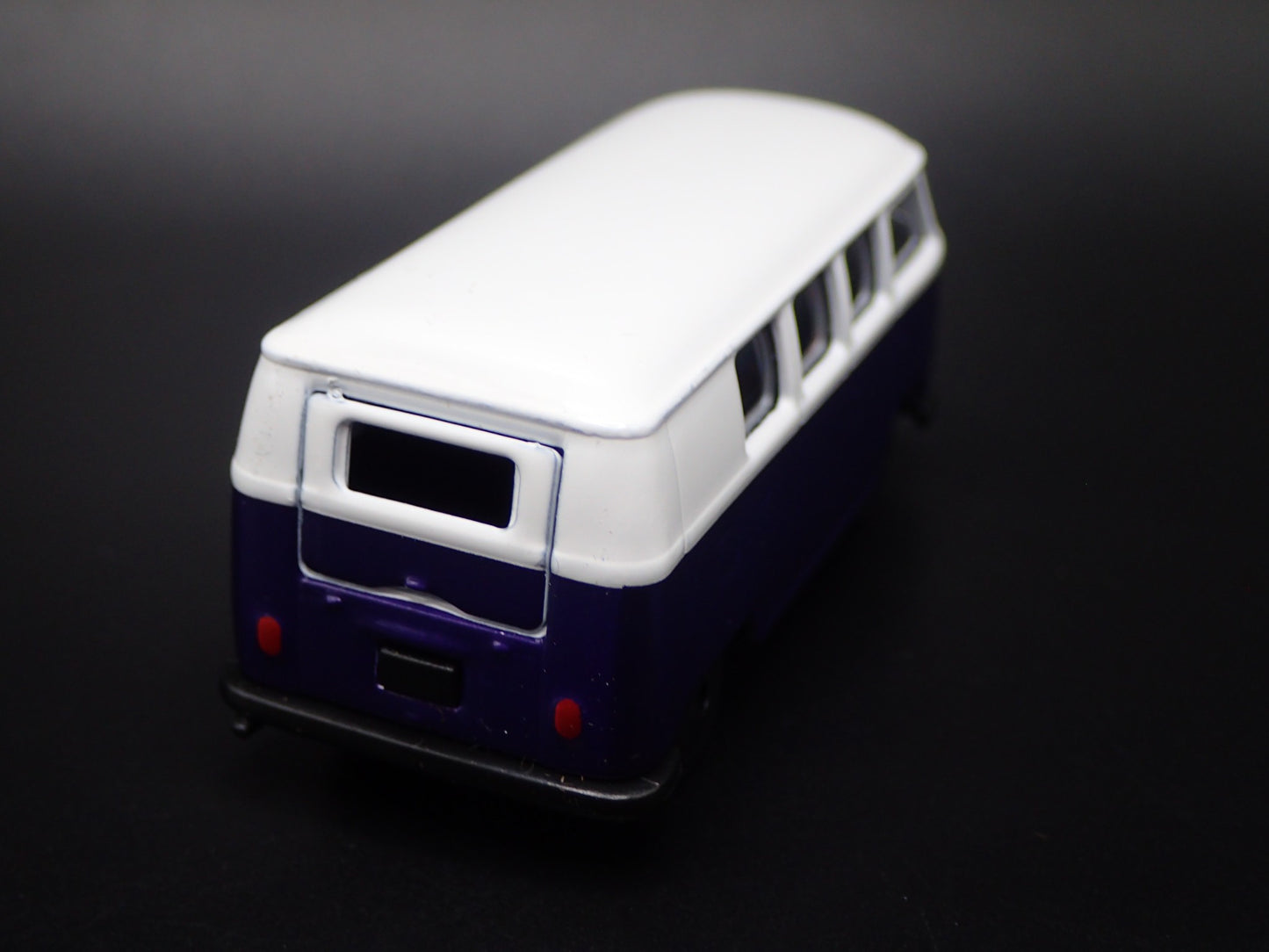 1950-1967 VW VOLKSWAGEN TYPE 2 T1 BUS PURP 1:64 SCALE DIORAMA DIECAST MODEL CAR