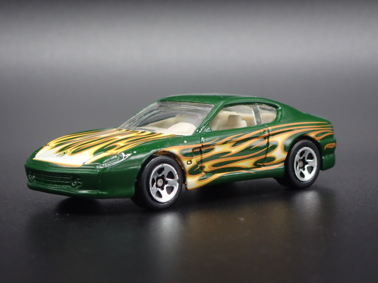 1998-2003 FERRARI 456M GREEN 1:64 SCALE COLLECTIBLE DIORAMA DIECAST MODEL CAR