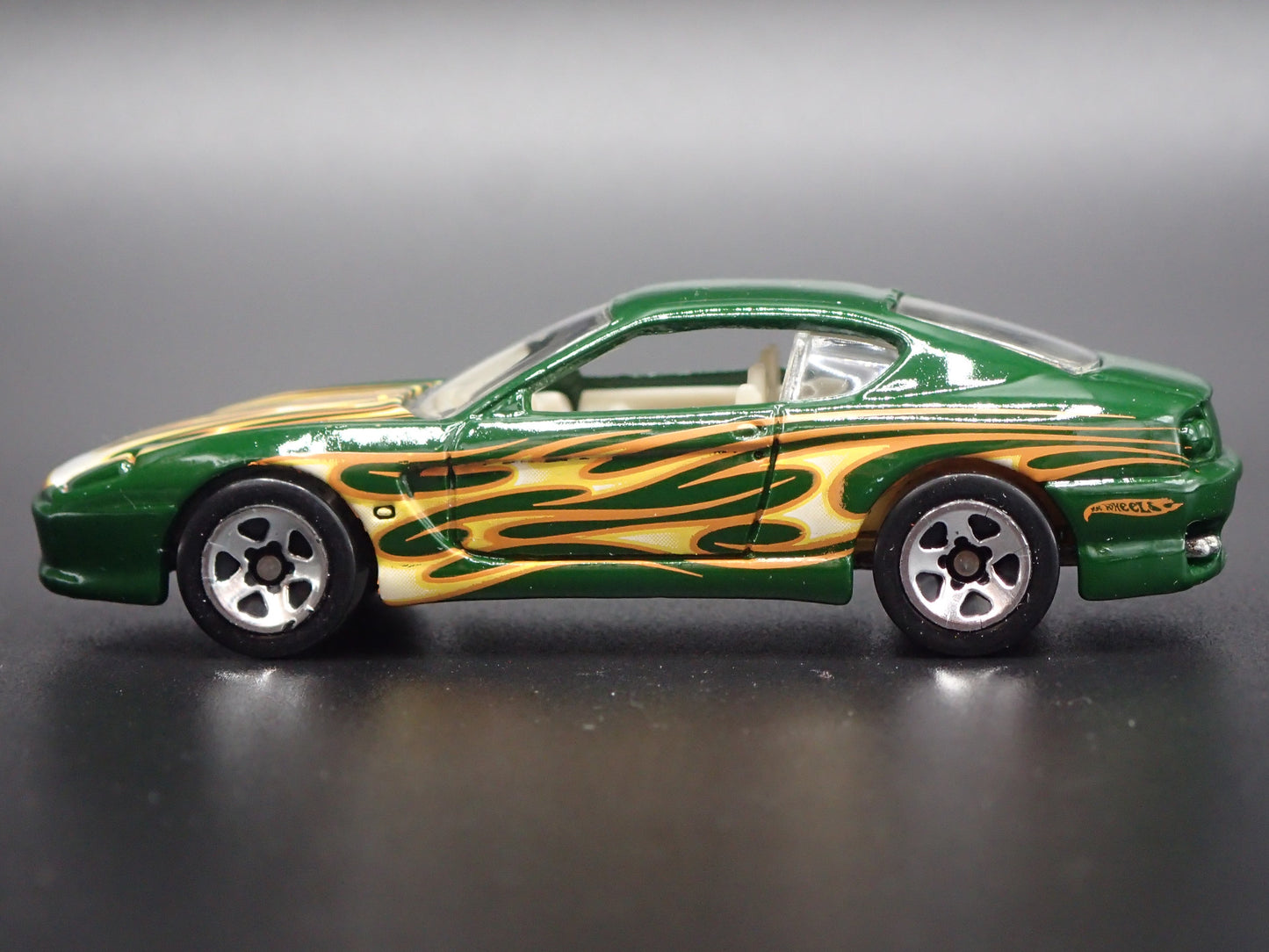 1998-2003 FERRARI 456M GREEN 1:64 SCALE COLLECTIBLE DIORAMA DIECAST MODEL CAR