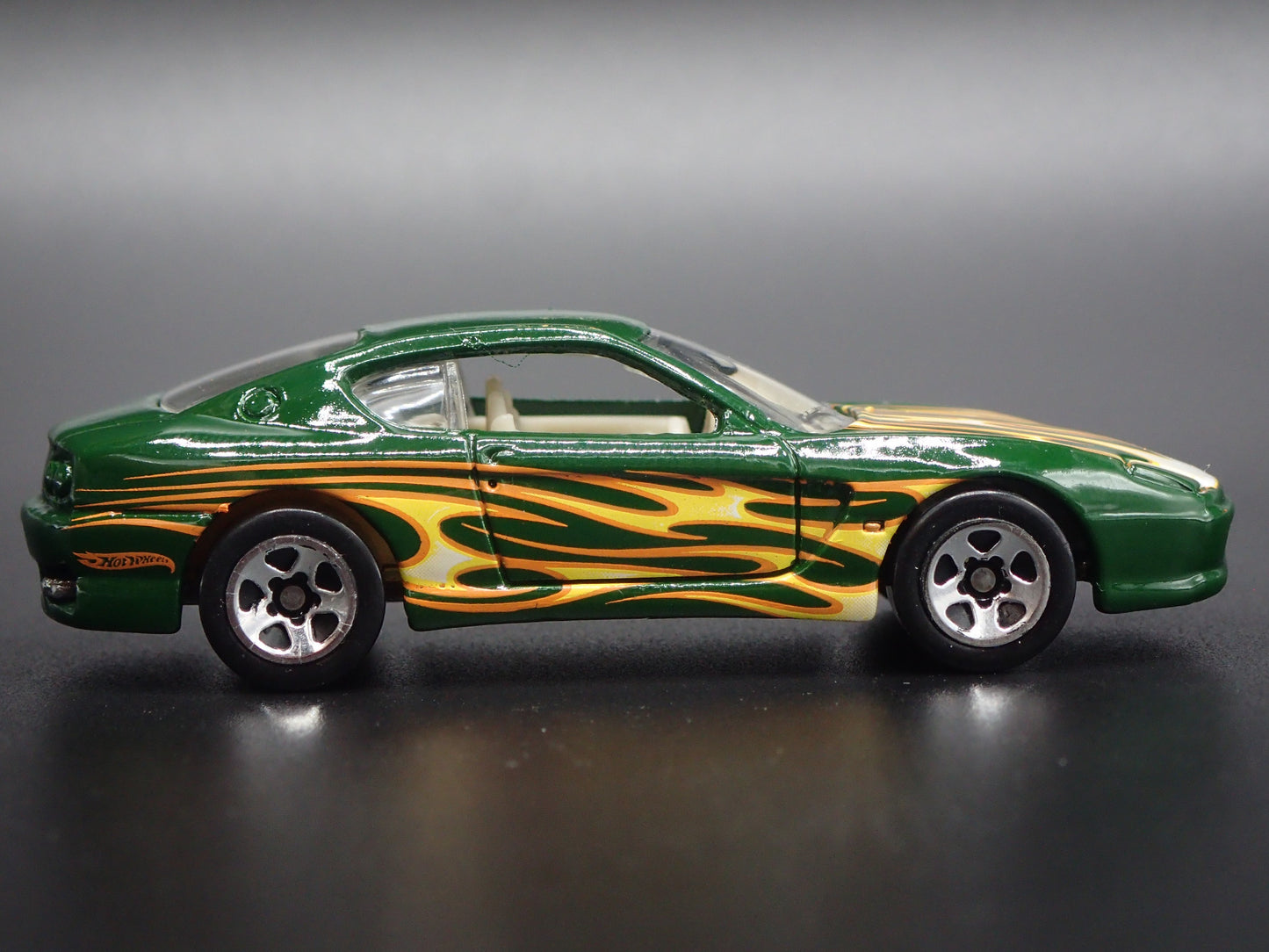 1998-2003 FERRARI 456M GREEN 1:64 SCALE COLLECTIBLE DIORAMA DIECAST MODEL CAR