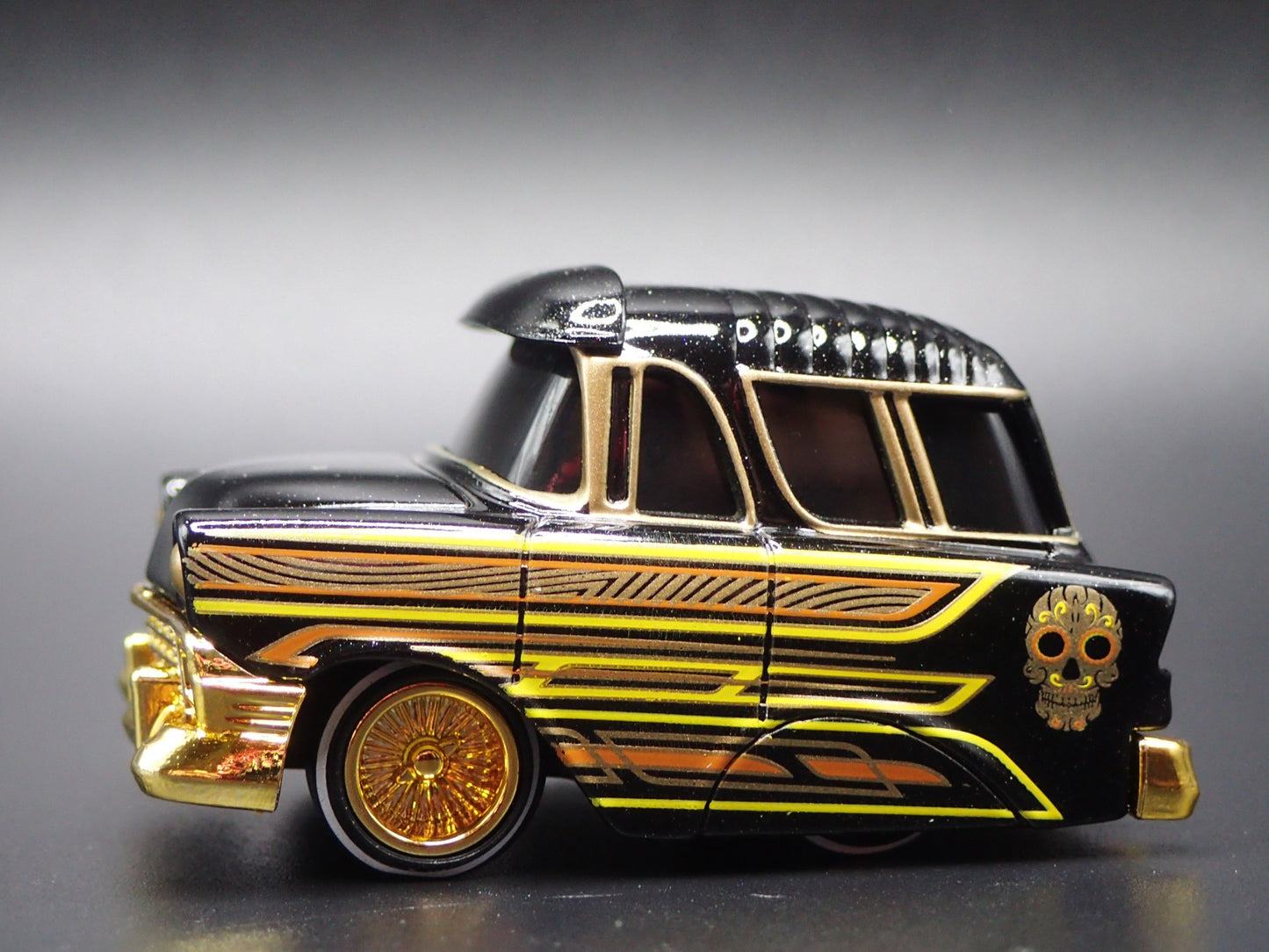 1956 56 CHEVY CHEVROLET NOMAD WAGON TUNED 1:64 SCALE DIORAMA DIECAST MODEL CAR