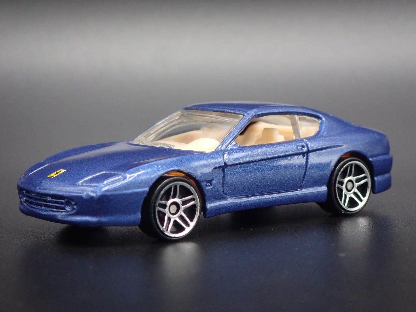 1998-2003 FERRARI 456M BLUE 1:64 SCALE COLLECTIBLE DIORAMA DIECAST MODEL CAR