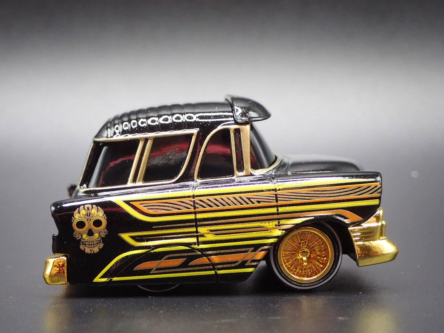 1956 56 CHEVY CHEVROLET NOMAD WAGON TUNED 1:64 SCALE DIORAMA DIECAST MODEL CAR