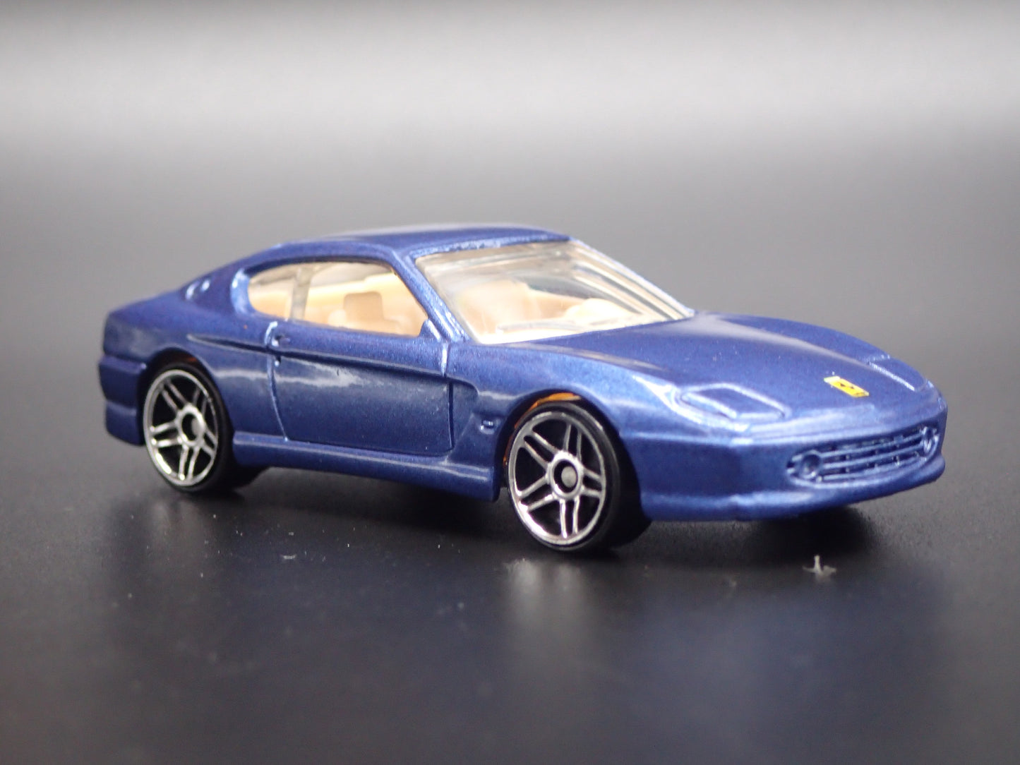 1998-2003 FERRARI 456M BLUE 1:64 SCALE COLLECTIBLE DIORAMA DIECAST MODEL CAR