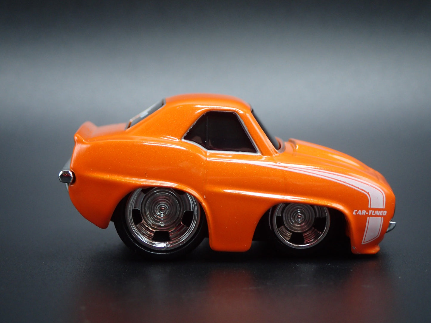 1969 69 CHEVY CHEVROLET CAMARO TUNED ORANGE 1:64 SCALE DIORAMA DIECAST MODEL CAR