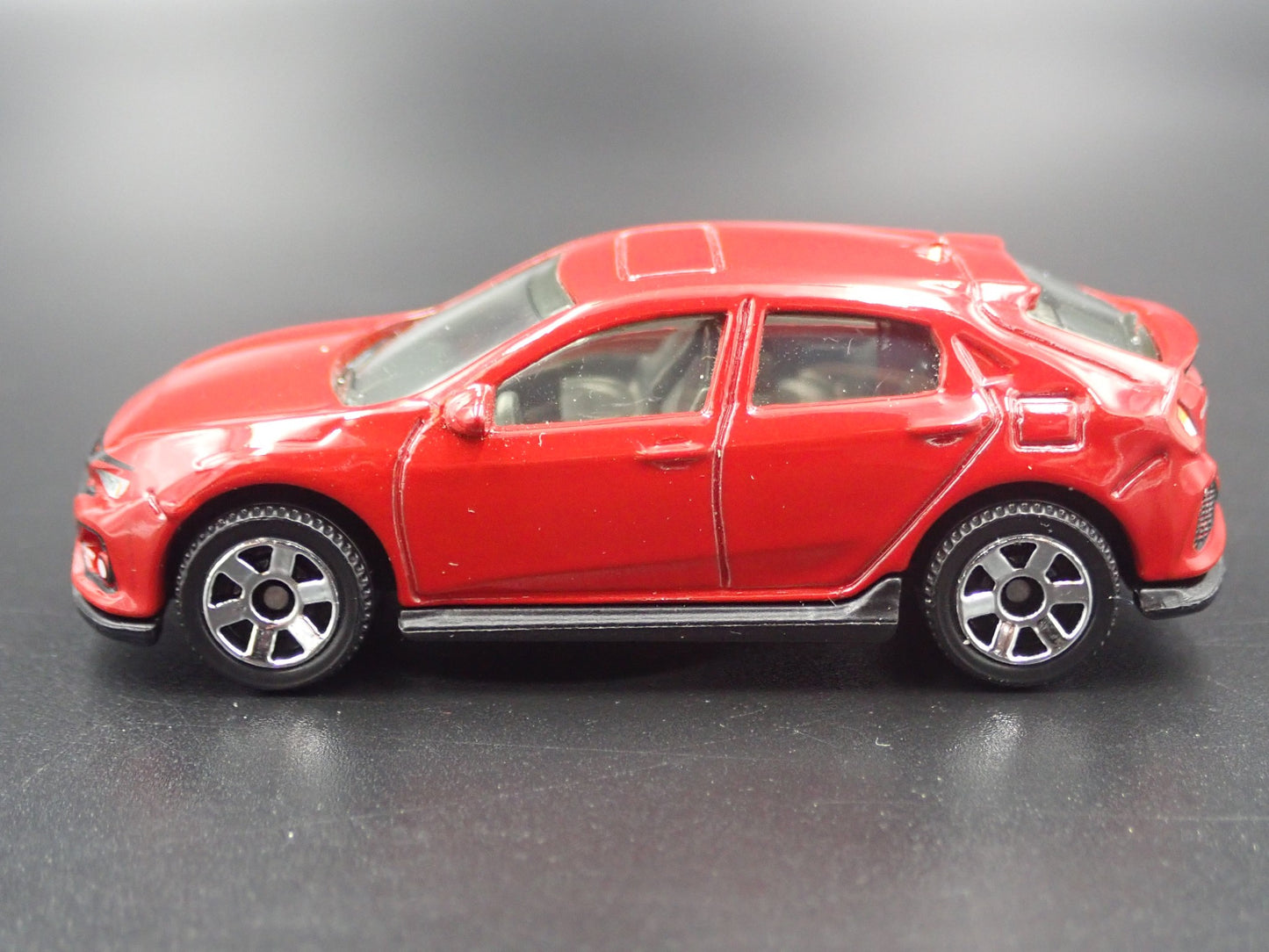 2017-2020 HONDA CIVIC HATCHBACK 1:64 SCALE COLLECTIBLE DIORAMA DIECAST MODEL CAR