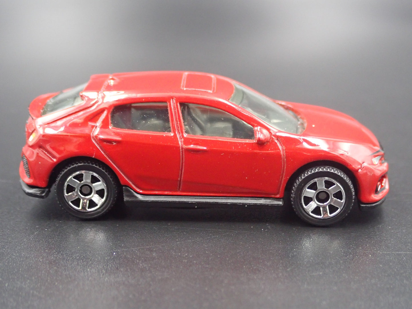 2017-2020 HONDA CIVIC HATCHBACK 1:64 SCALE COLLECTIBLE DIORAMA DIECAST MODEL CAR