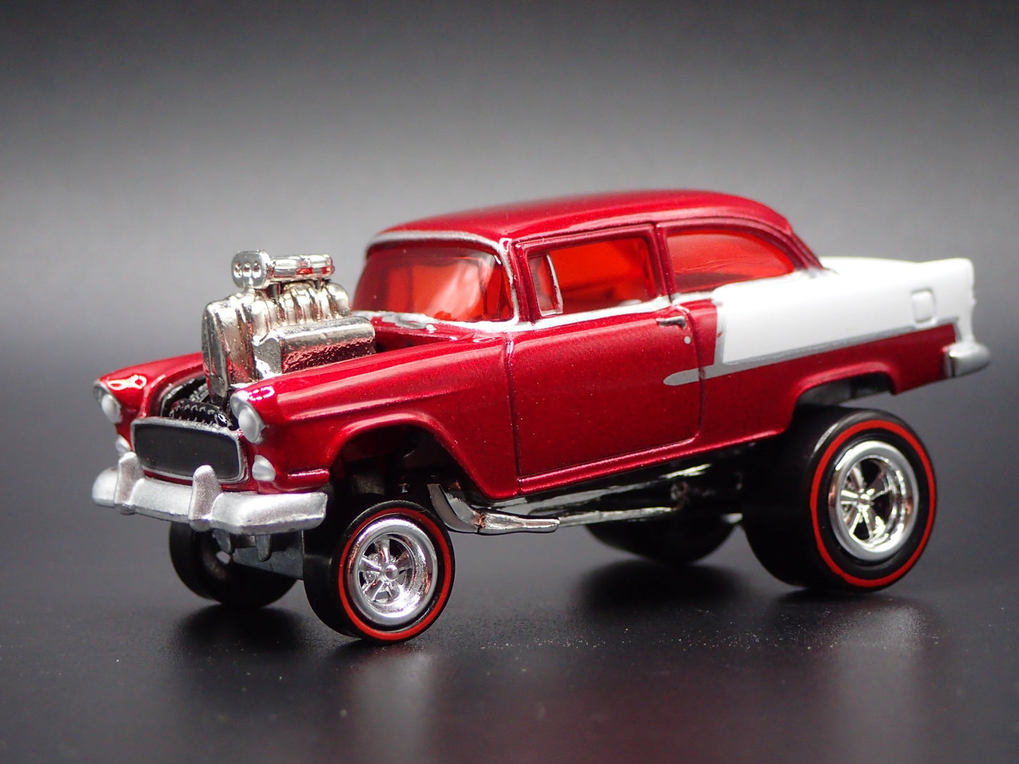 1955 55 CHEVY CHEVROLET BEL AIR SEDAN ZINGER RED 1:64 SCALE DIECAST MODEL CAR
